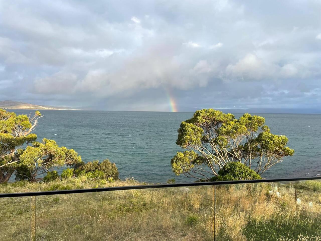 Waterfront 'Tupelo' with Sauna on Primrose Point