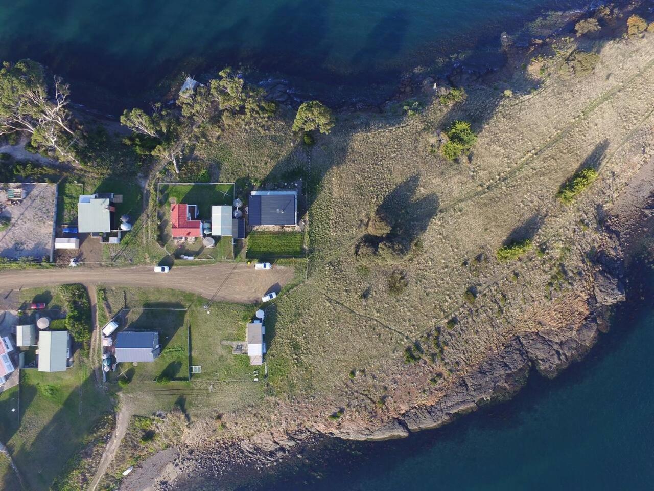 Waterfront 'Tupelo' with Sauna on Primrose Point