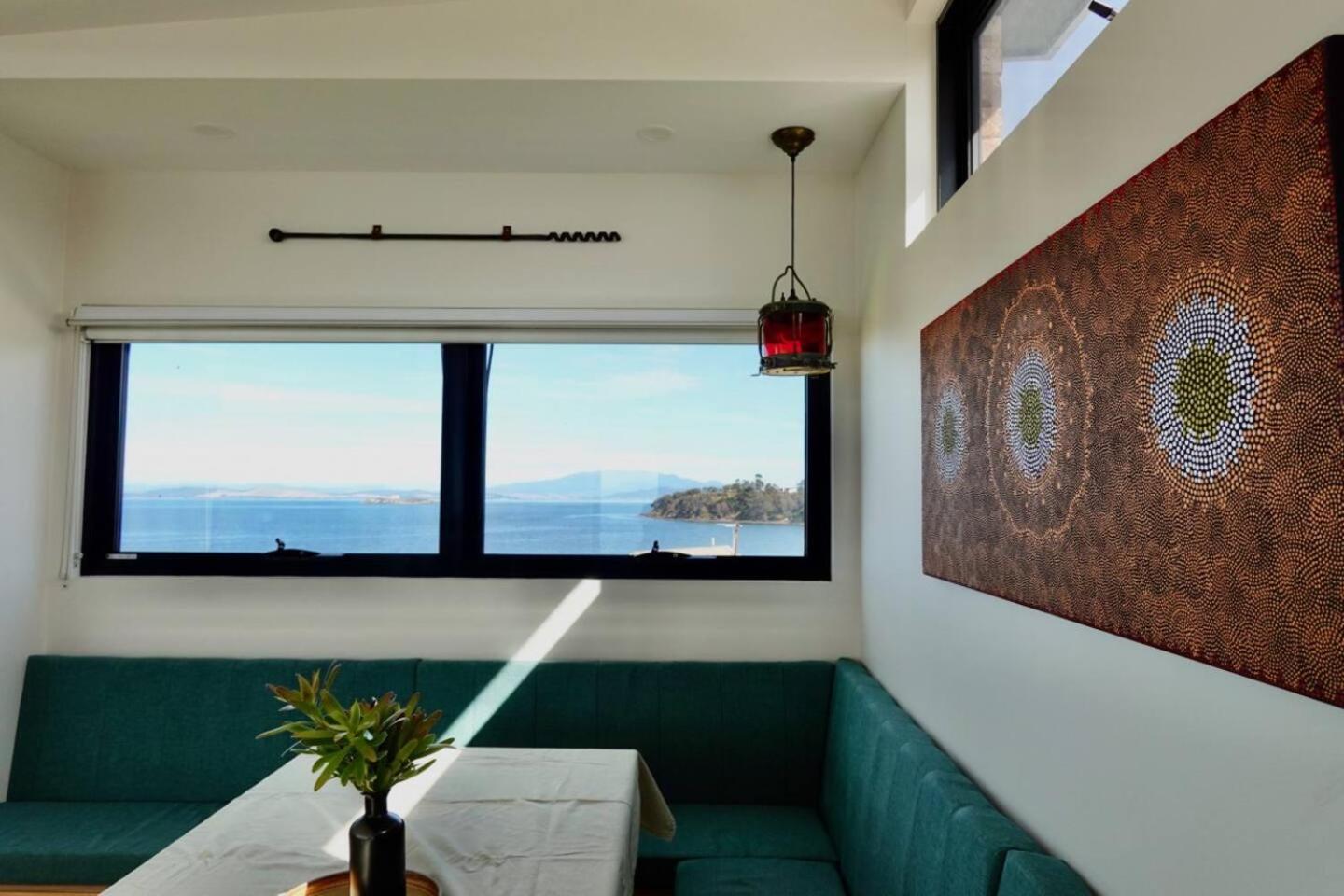 Waterfront 'Tupelo' with Sauna on Primrose Point