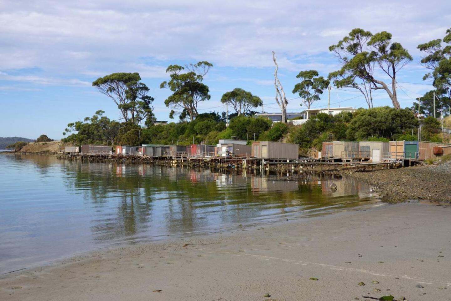 Waterfront 'Tupelo' with Sauna on Primrose Point