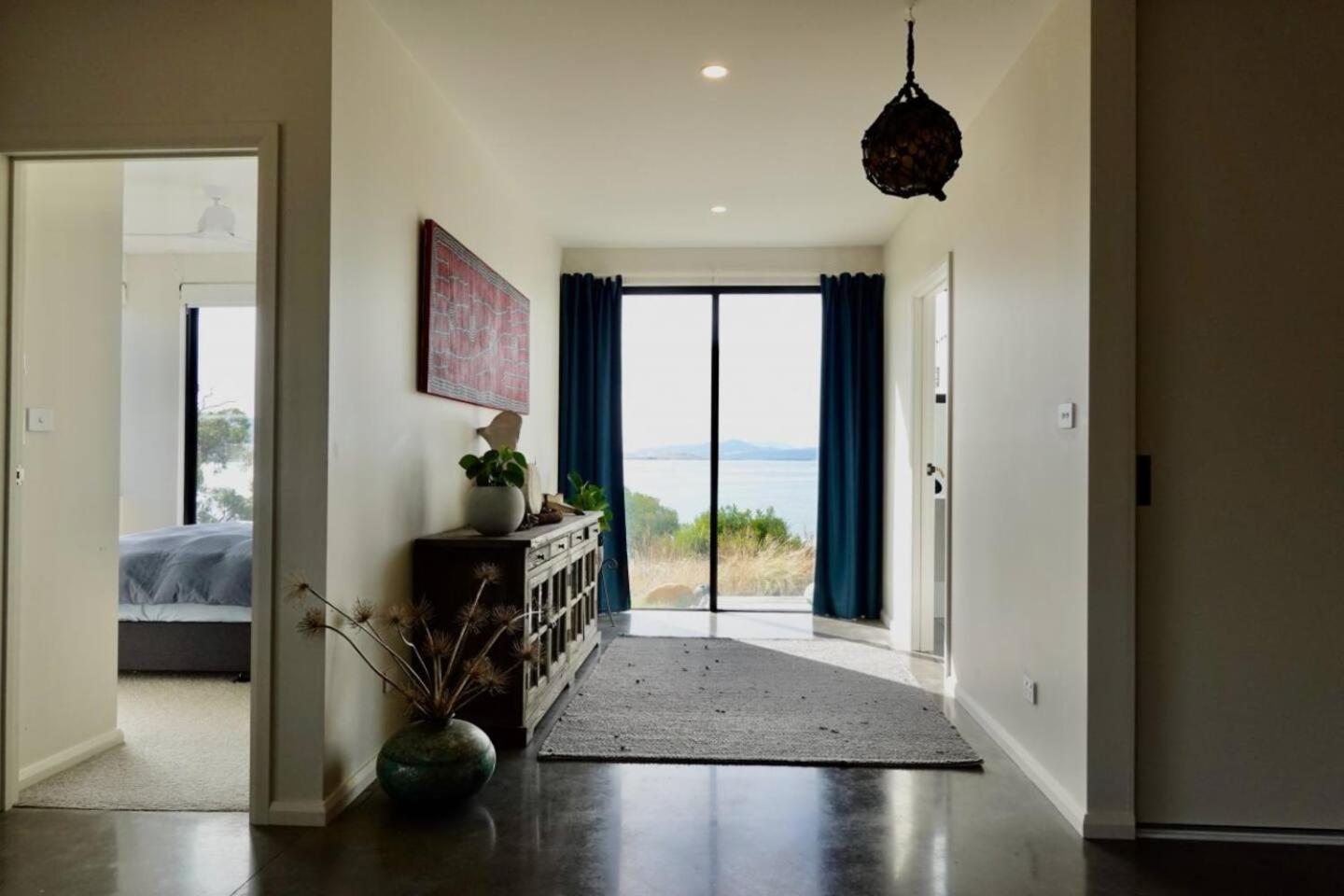 Waterfront 'Tupelo' with Sauna on Primrose Point