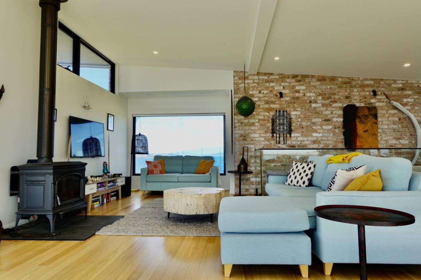 Waterfront 'Tupelo' with Sauna on Primrose Point