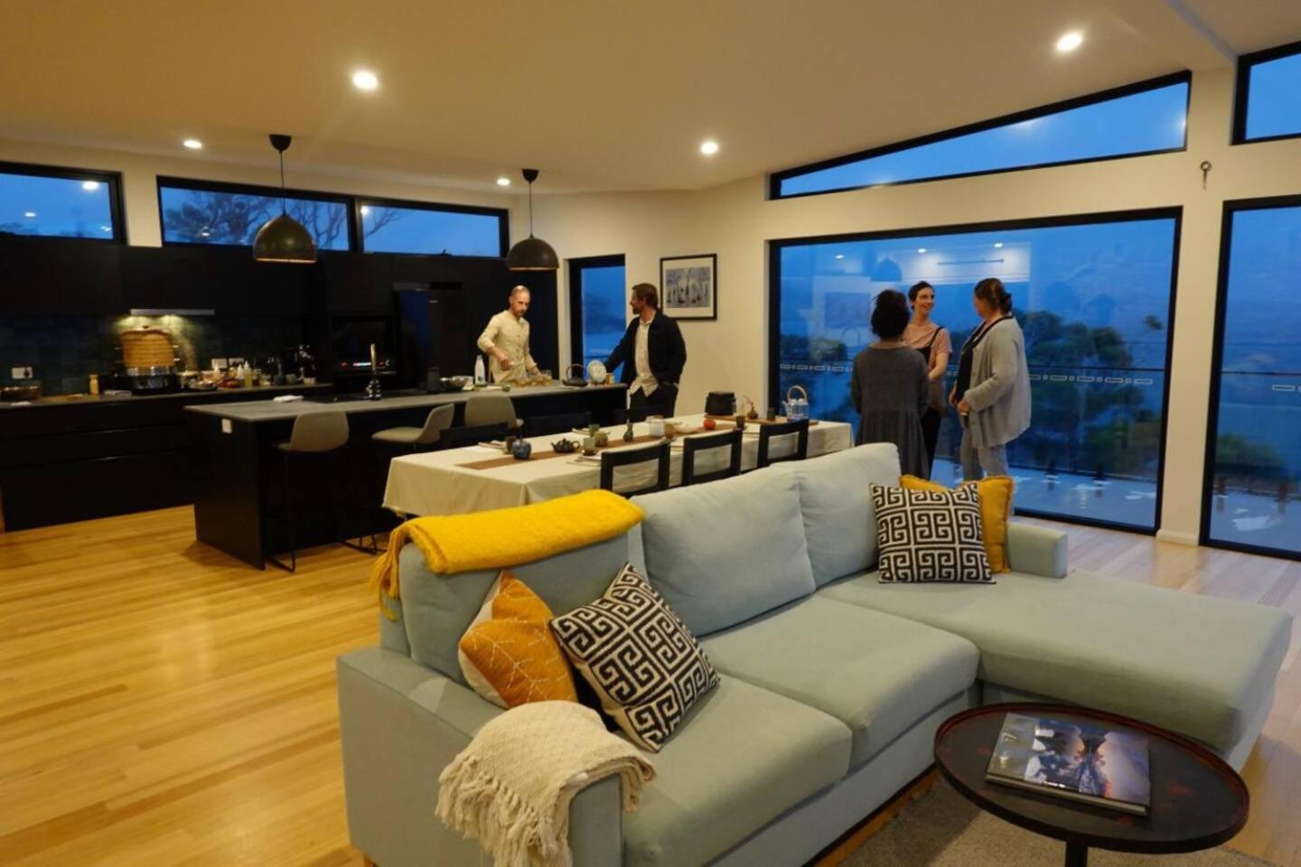 Waterfront 'Tupelo' with Sauna on Primrose Point