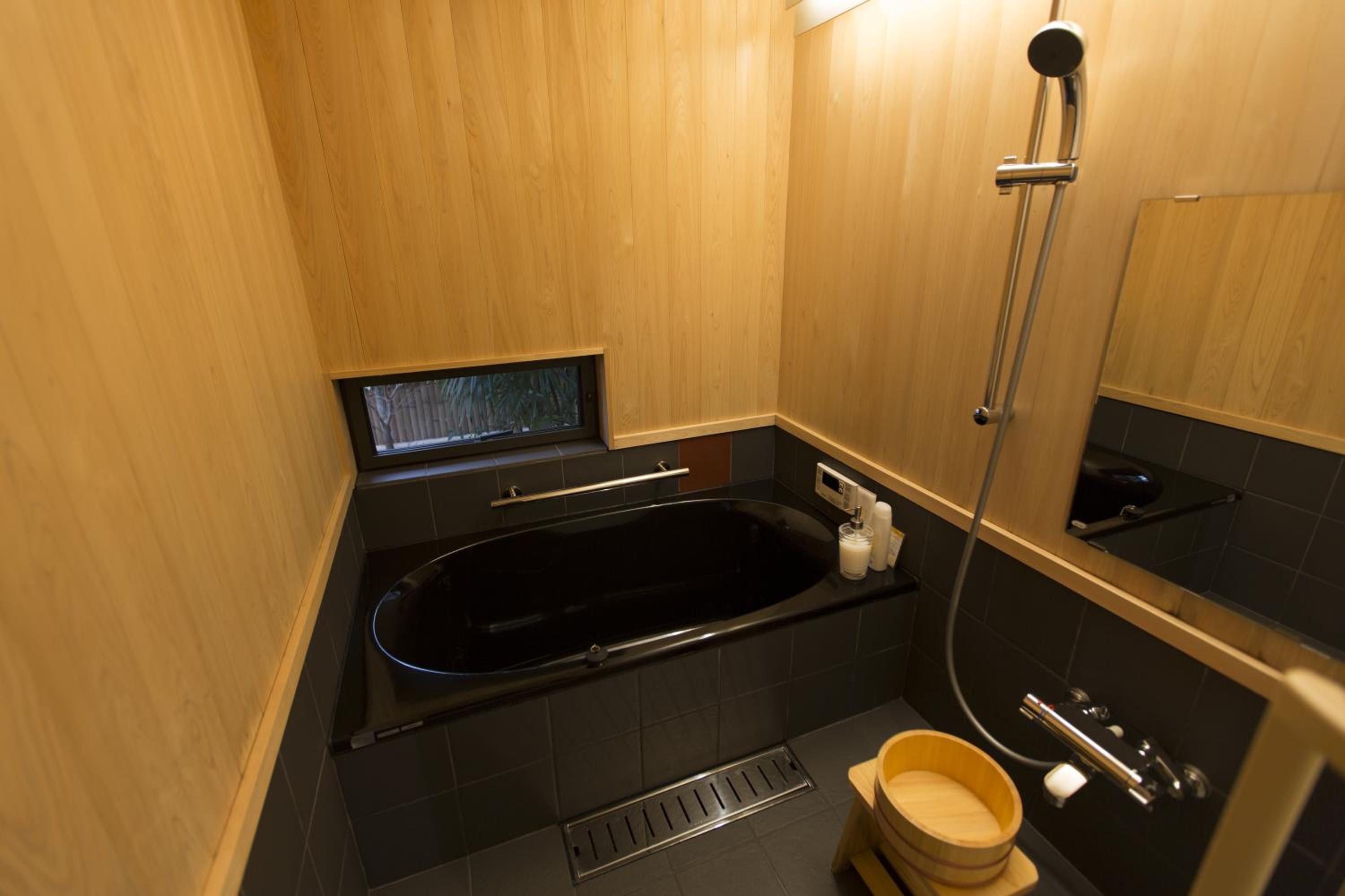 Kurenai-An Private Machiya in Downtown Kyoto view 4