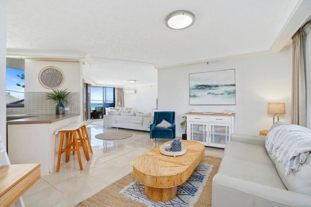 Resort Stay in Surfers Paradise Beach Apartment