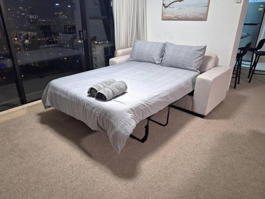 Resort Stay in Surfers Paradise Beach Apartment