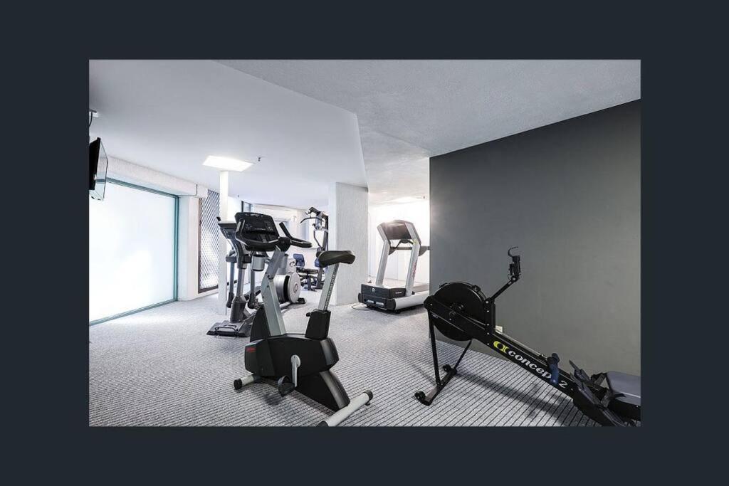 Resort Stay in Surfers Paradise Beach Apartment
