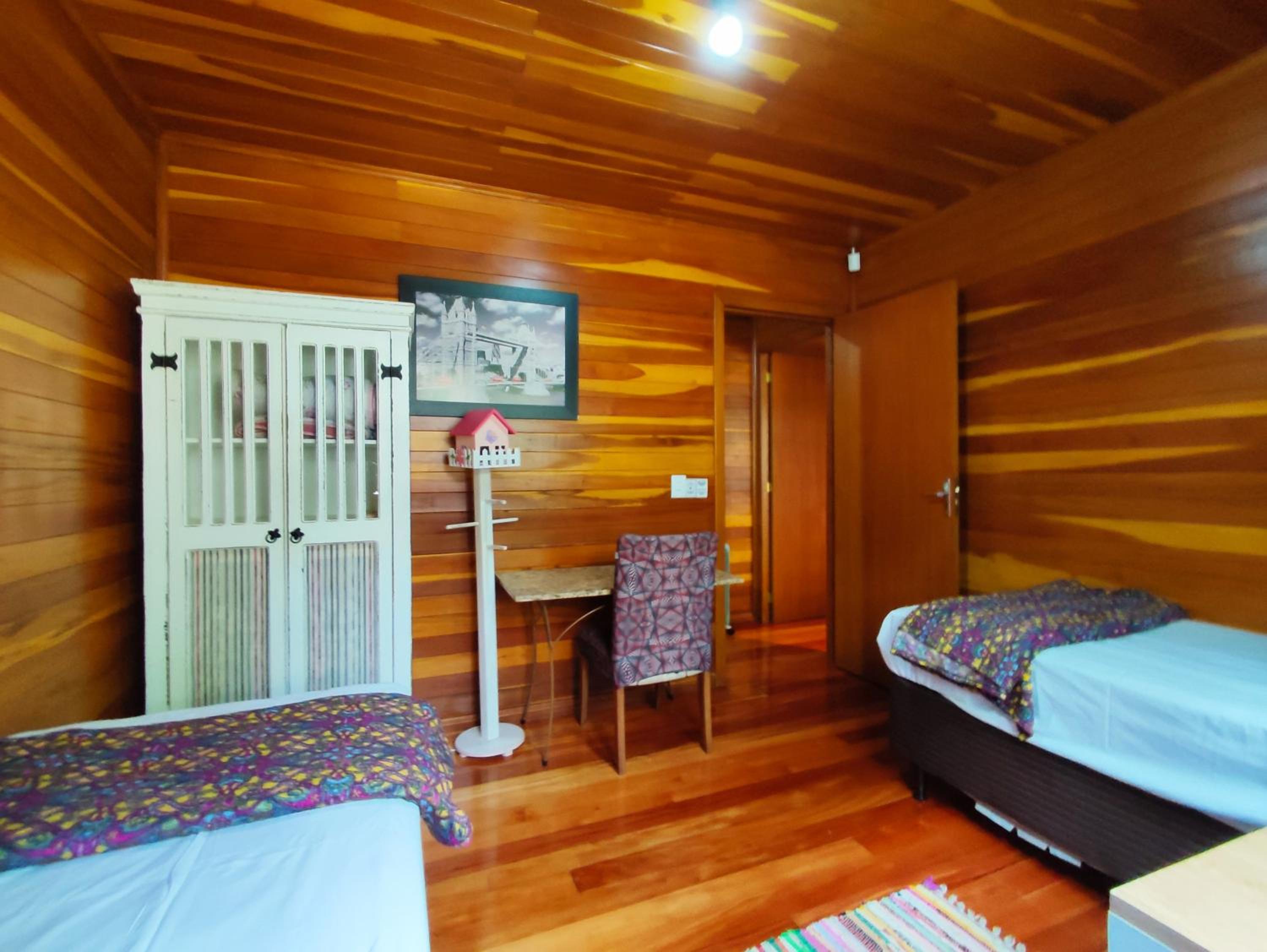Charmosa Casa 3 quartos Lago Negro