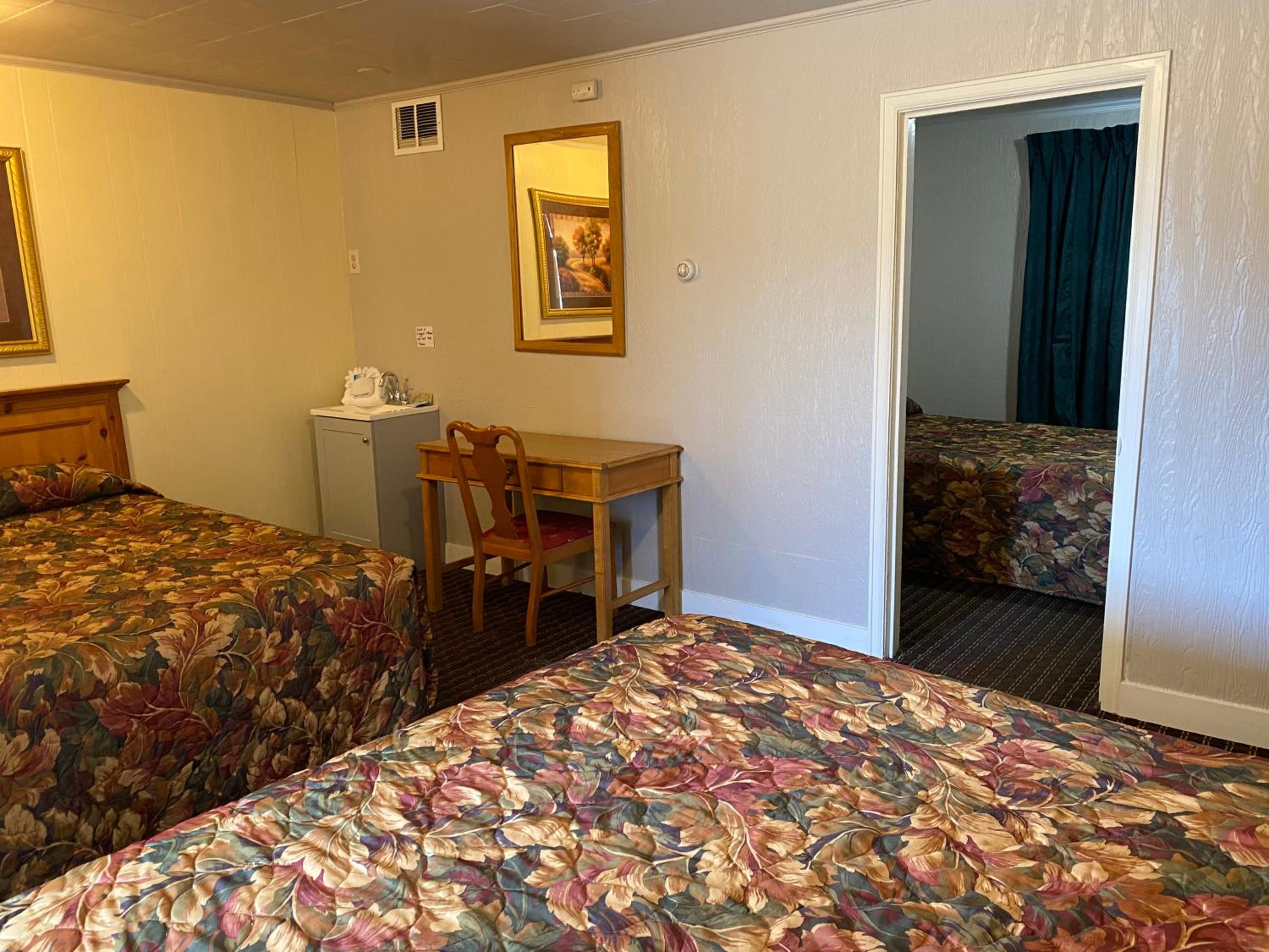 Cheyenne Vacations - RANGER MOTEL - Property Image 3