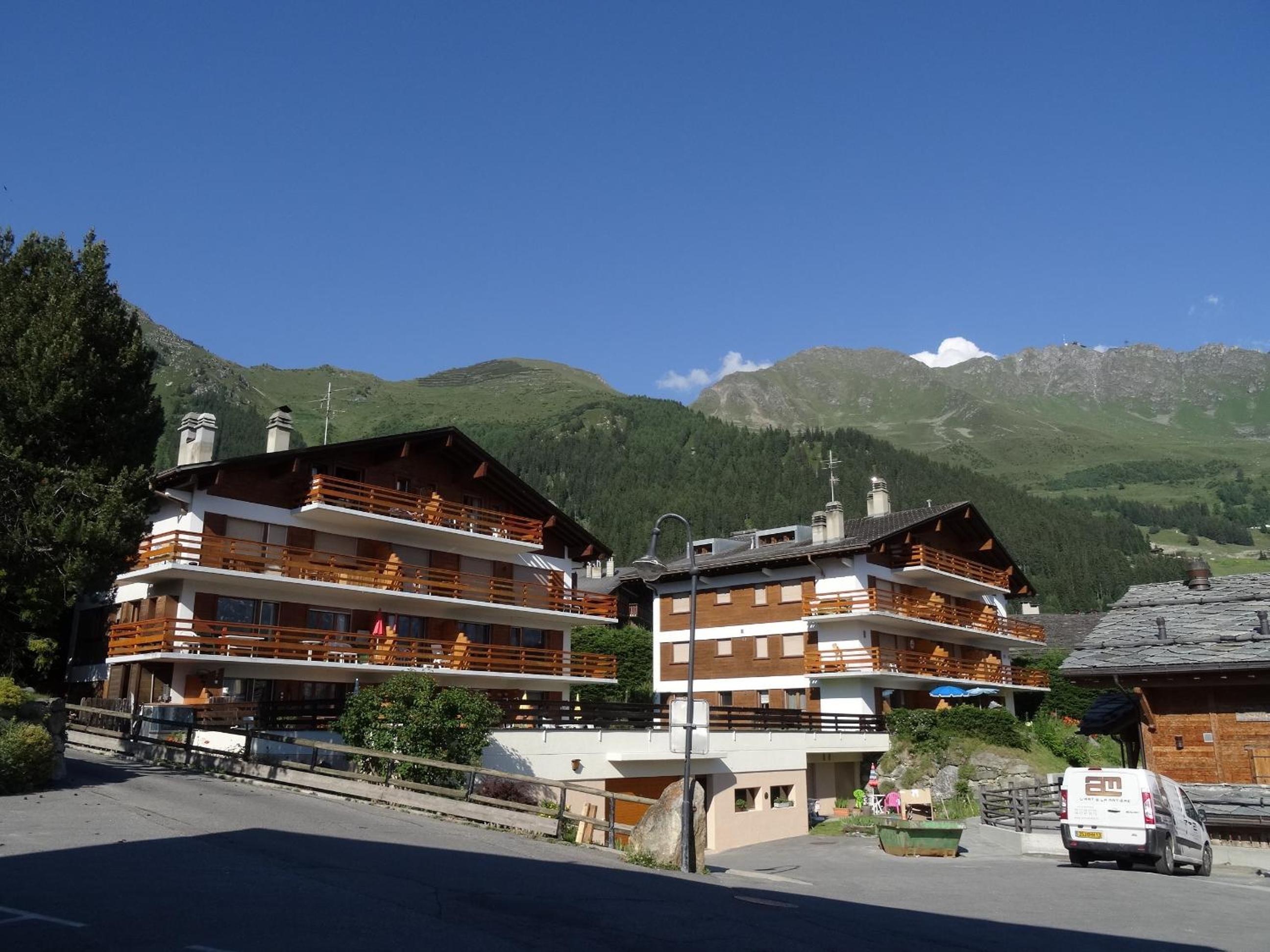 Hotel Belcombes - Image 1
