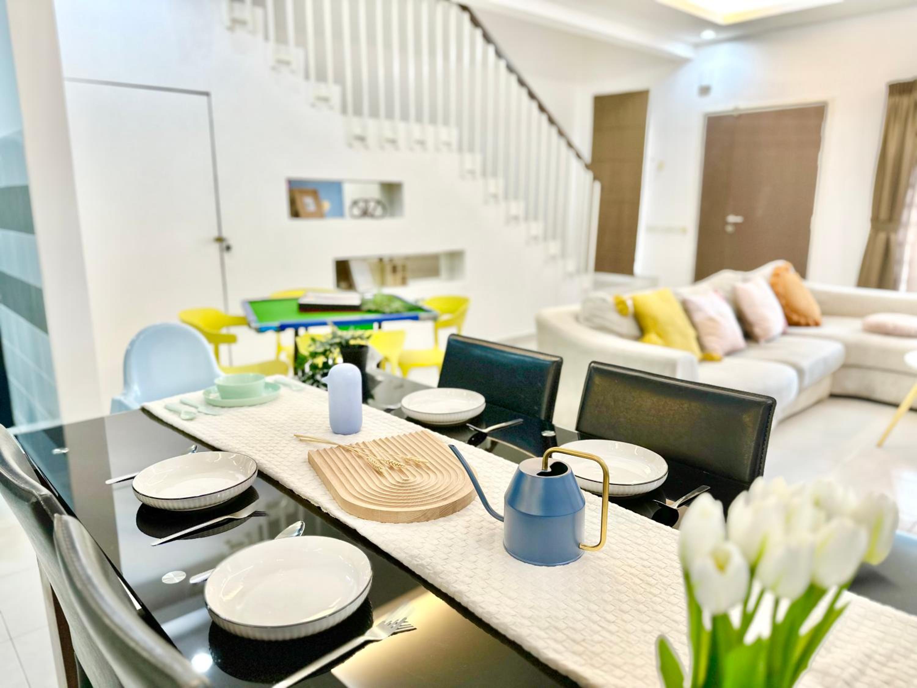 Setia Tropika Serenity: 4Bedroom Landed 12-16pax