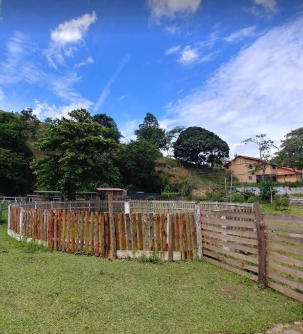 Casa de Campo: Sítio Santa Helena-Mendes RJ