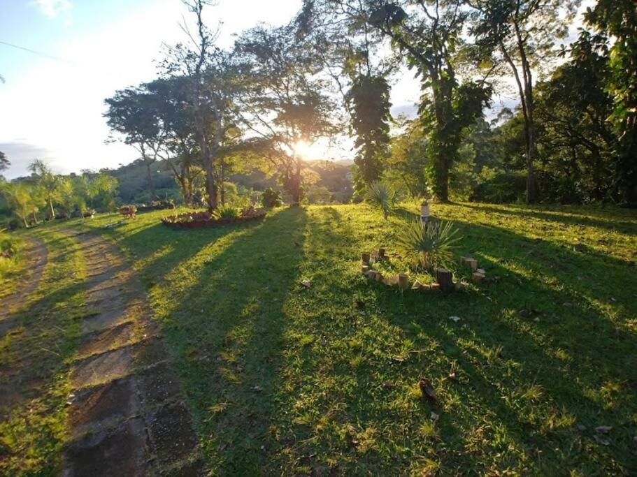 Casa de Campo: Sítio Santa Helena-Mendes RJ
