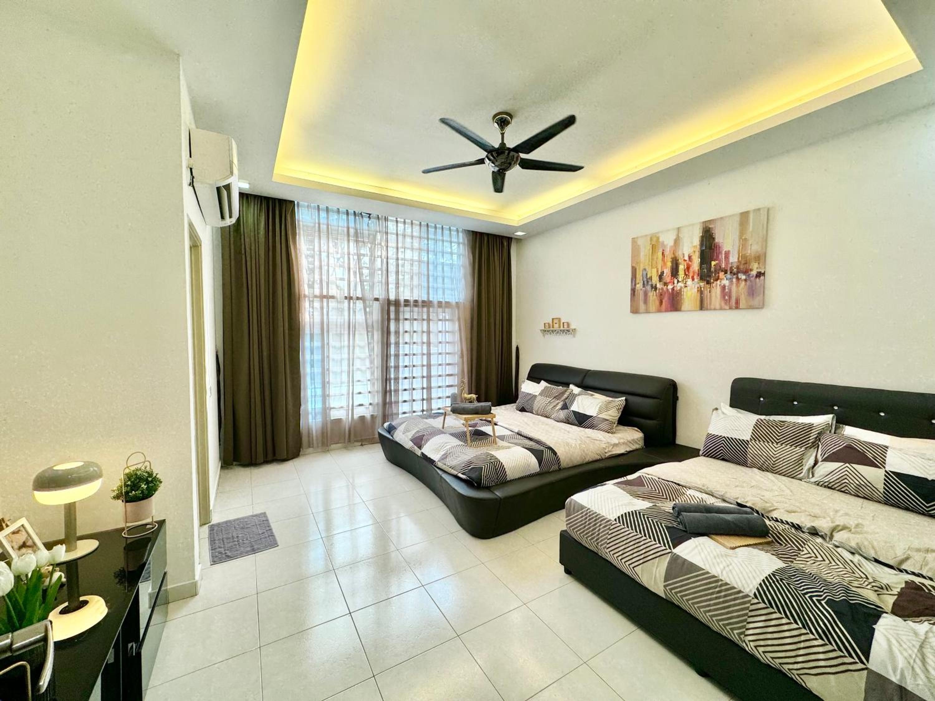 Setia Tropika Serenity: 4Bedroom Landed 12-16pax