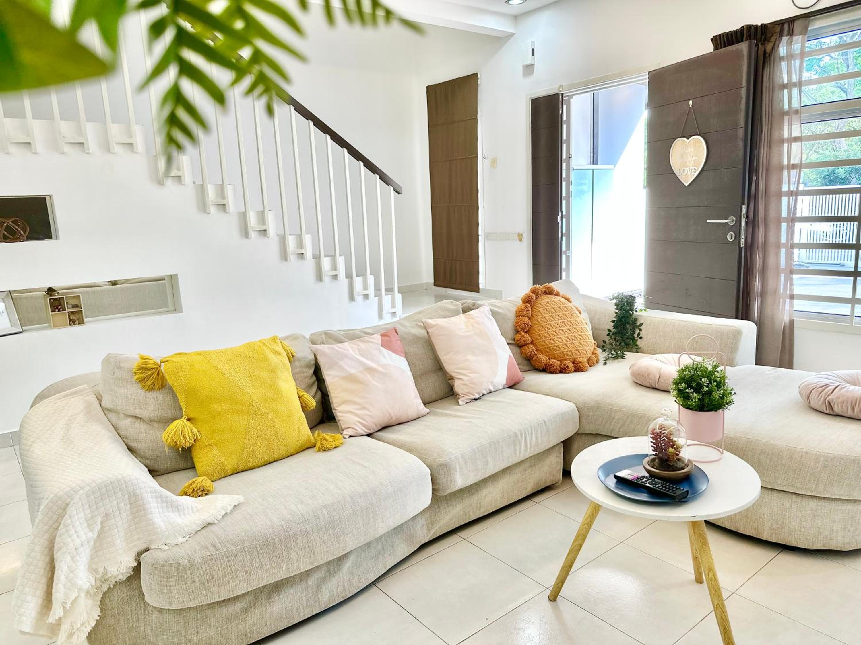 Setia Tropika Serenity: 4Bedroom Landed 12-16pax