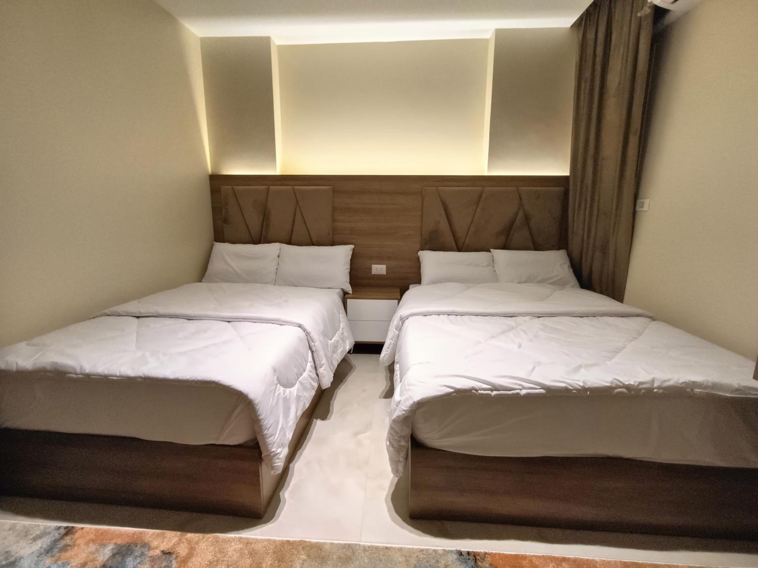 Discover pyramids inn