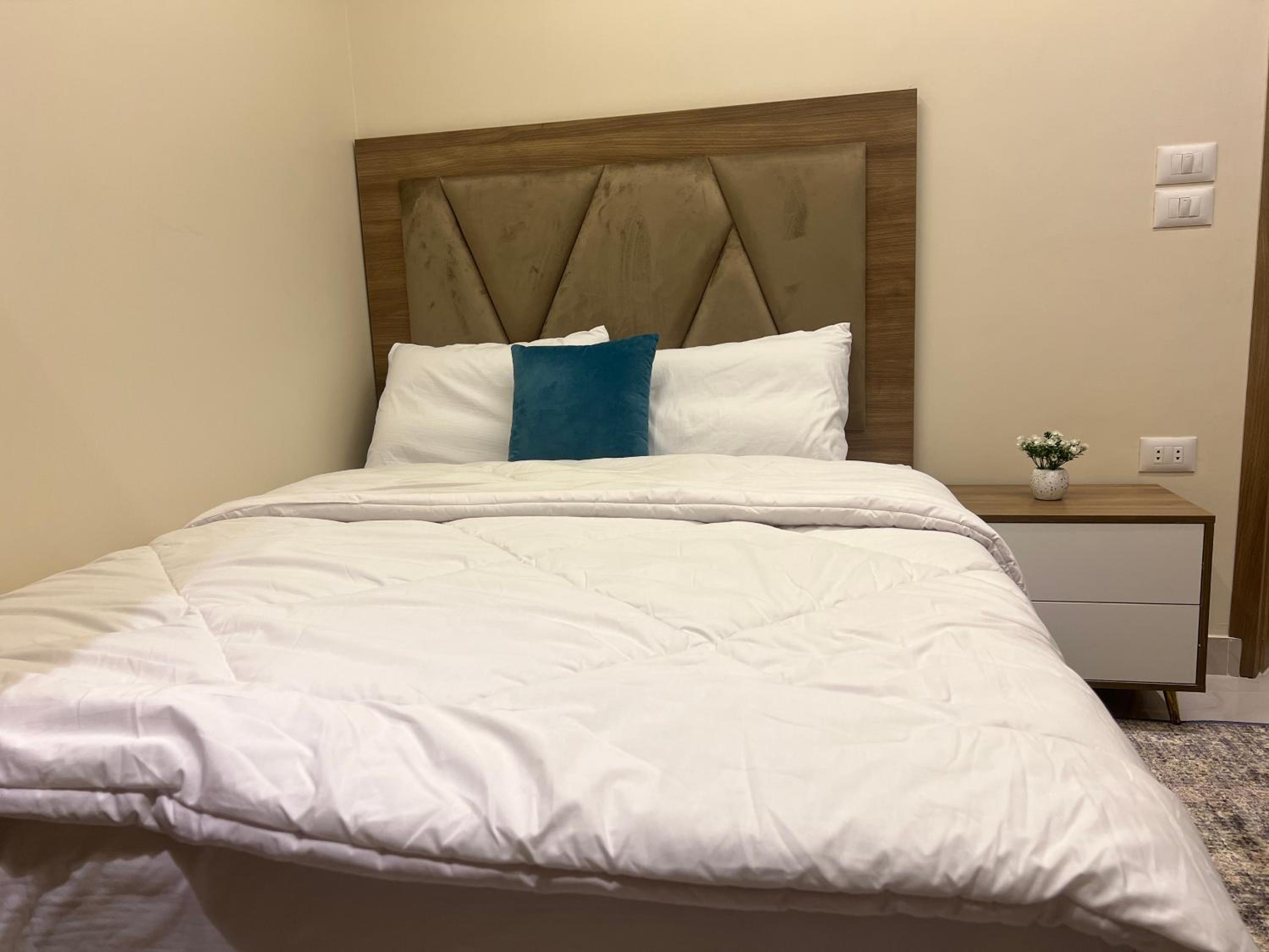 Discover pyramids inn