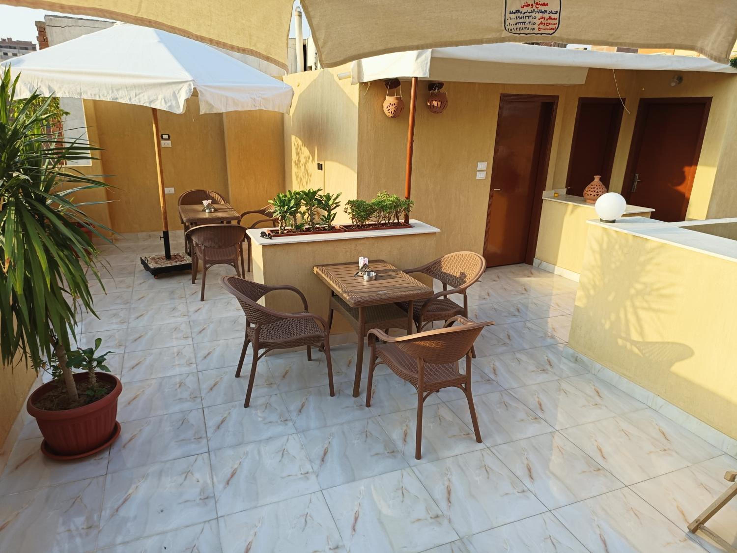 Discover pyramids inn