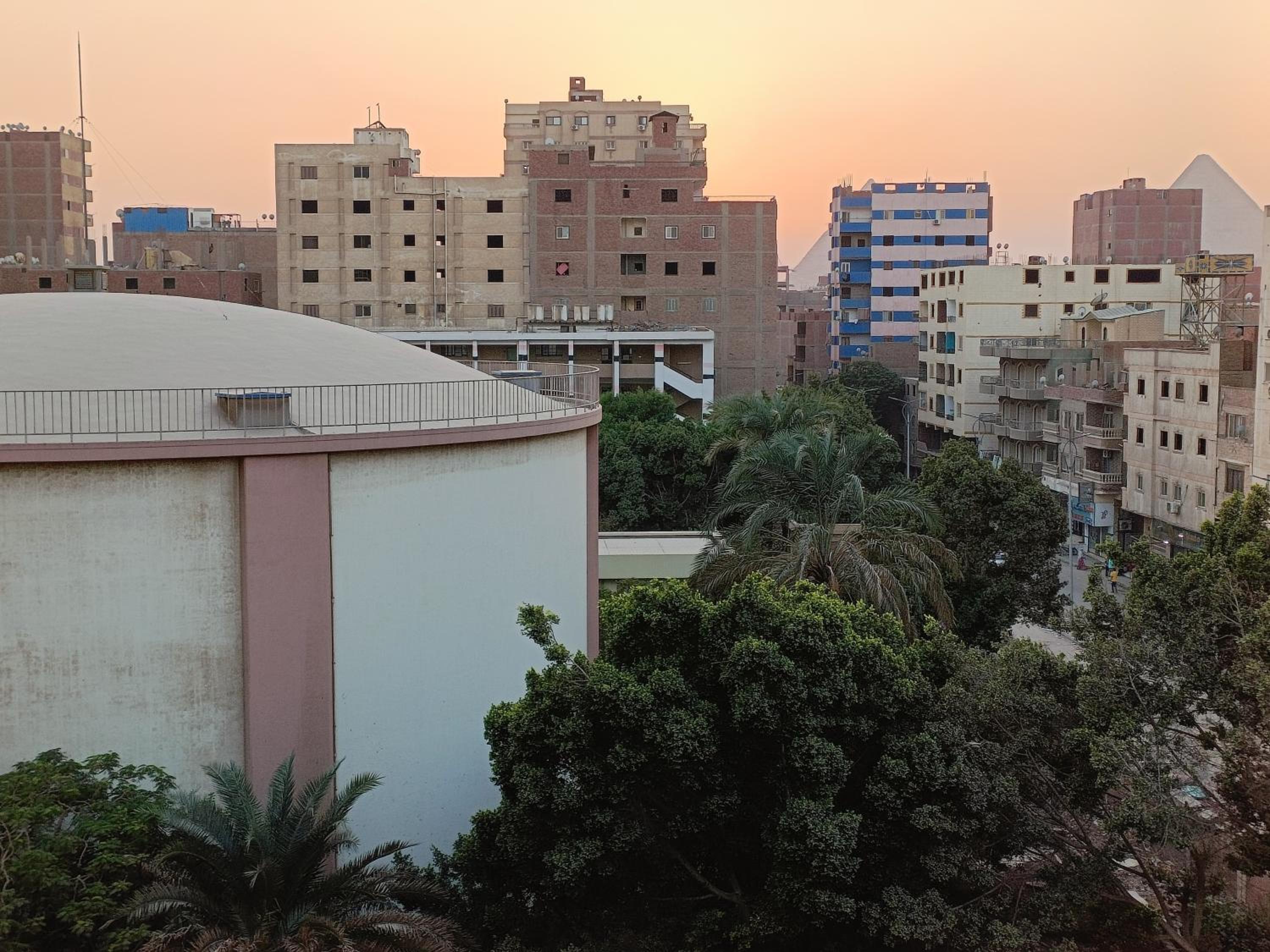 Discover pyramids inn