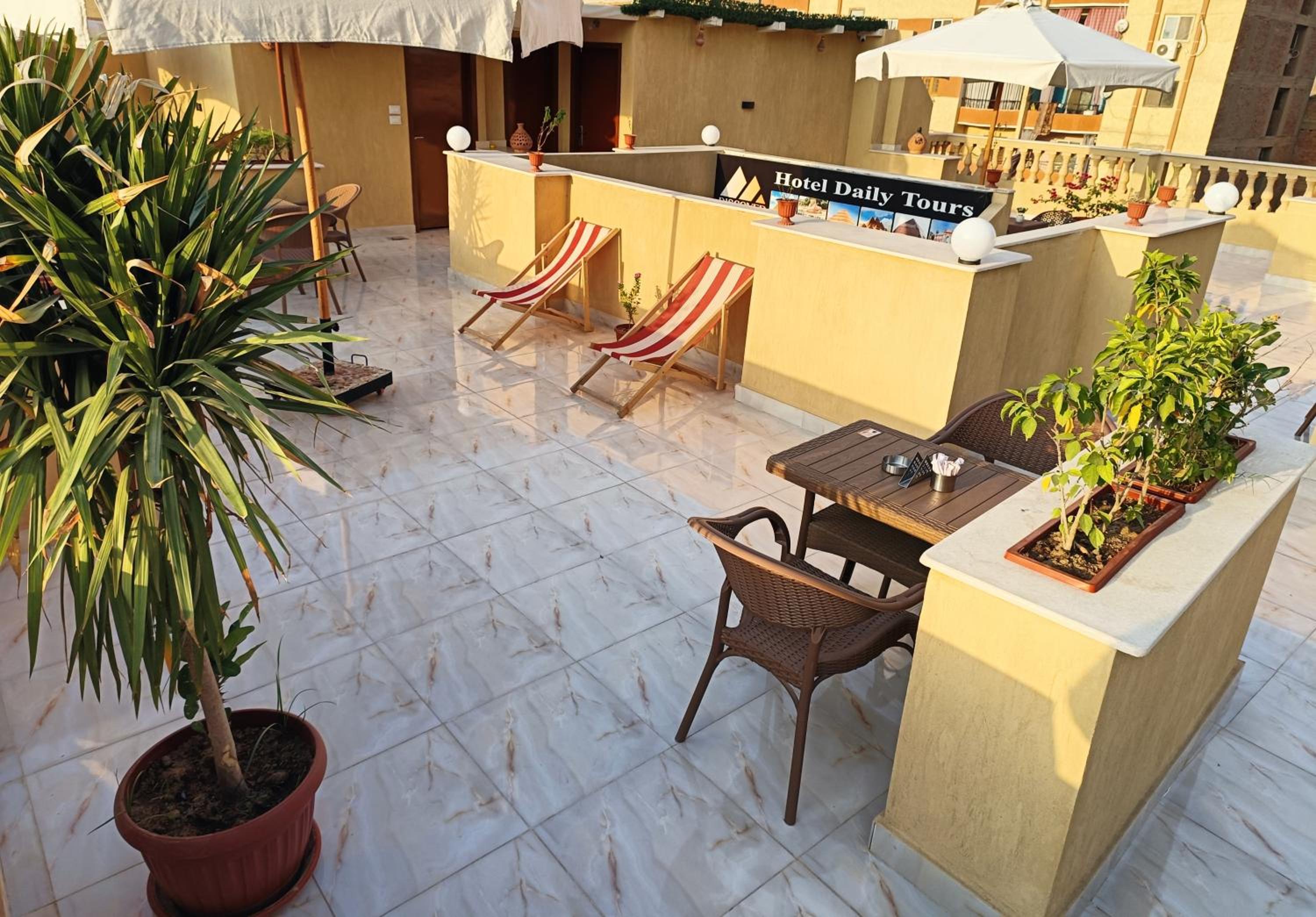Discover pyramids inn