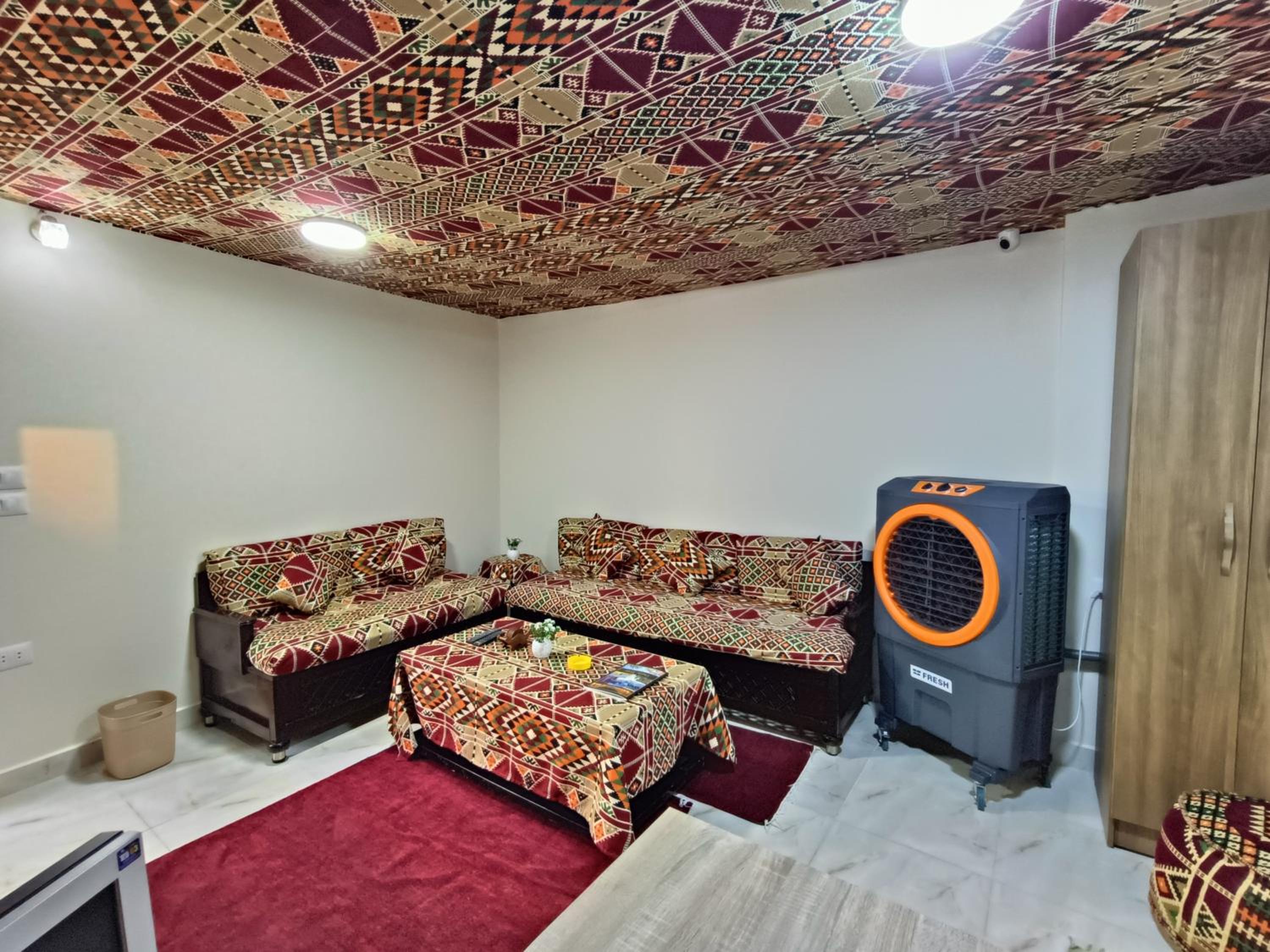 Discover pyramids inn