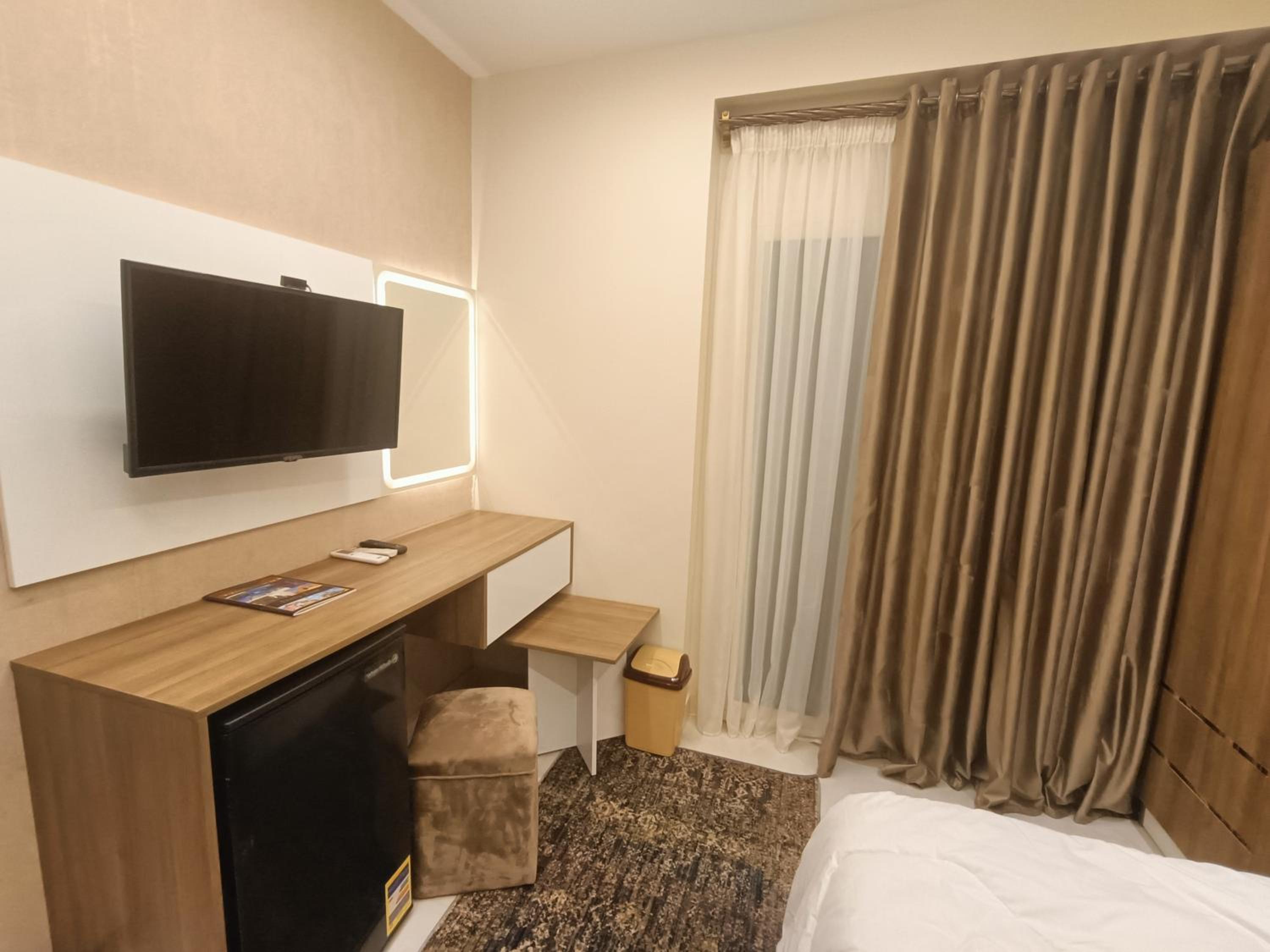 Discover pyramids inn