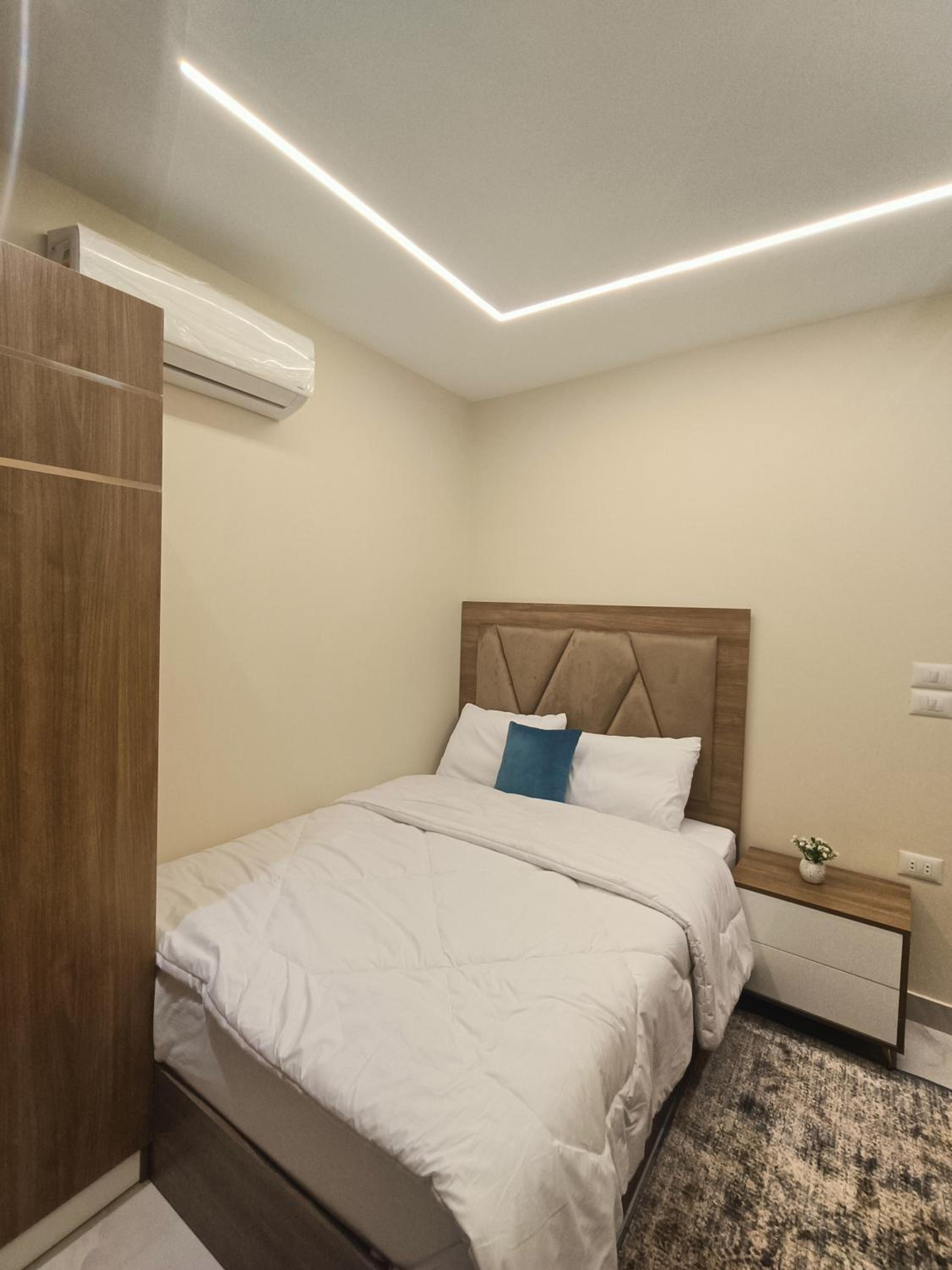 Discover pyramids inn