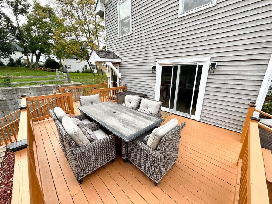 Spacious Home Lake Minnetonka Downtown Excelsior