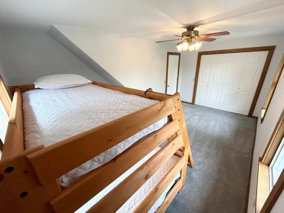 Spacious Home Lake Minnetonka Downtown Excelsior