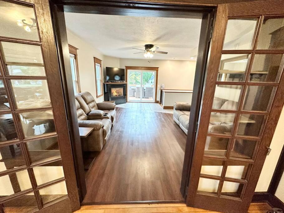 Spacious Home Lake Minnetonka Downtown Excelsior