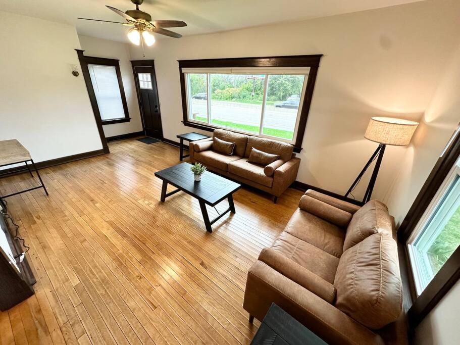 Spacious Home Lake Minnetonka Downtown Excelsior