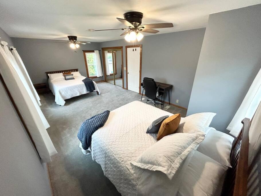 Spacious Home Lake Minnetonka Downtown Excelsior