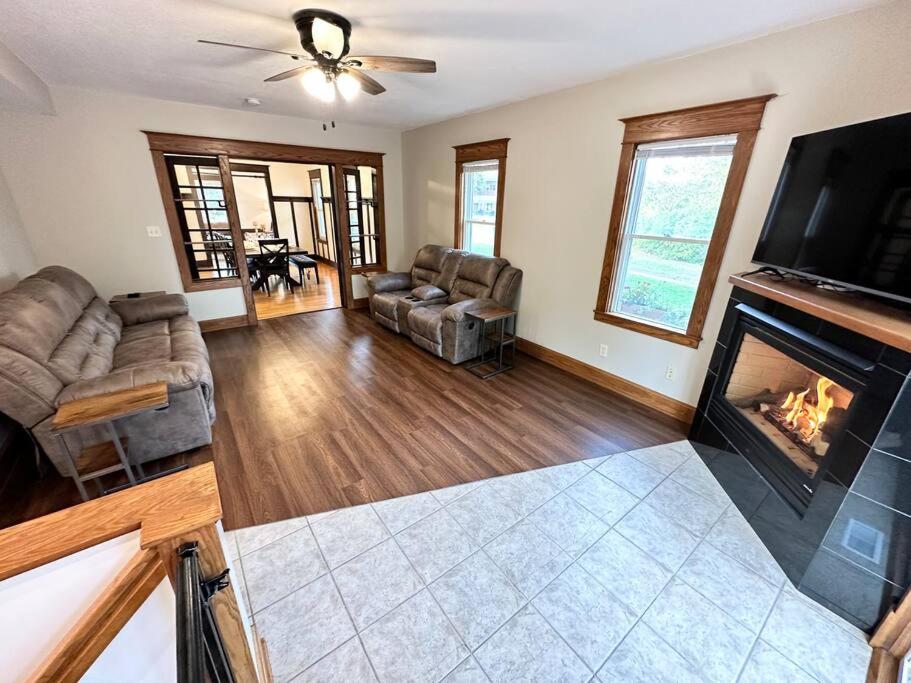 Spacious Home Lake Minnetonka Downtown Excelsior