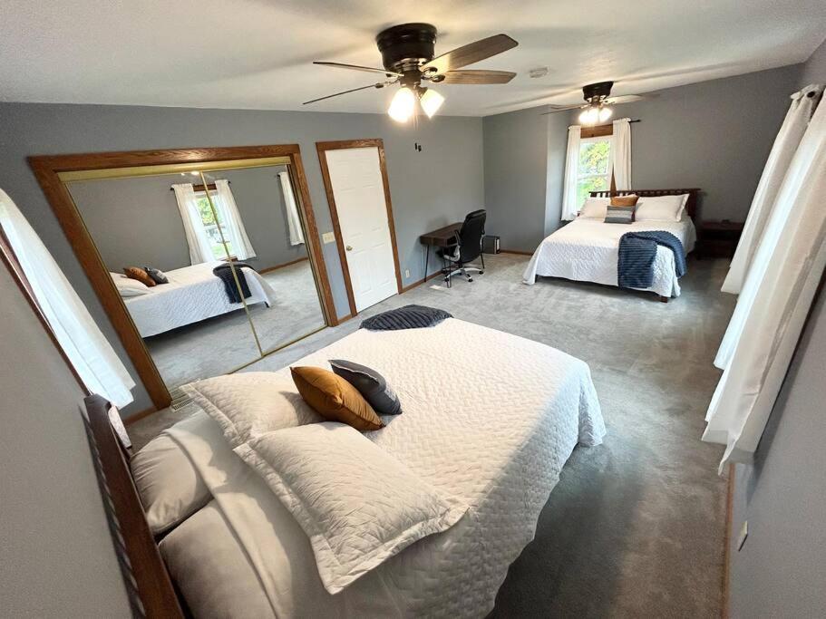 Spacious Home Lake Minnetonka Downtown Excelsior
