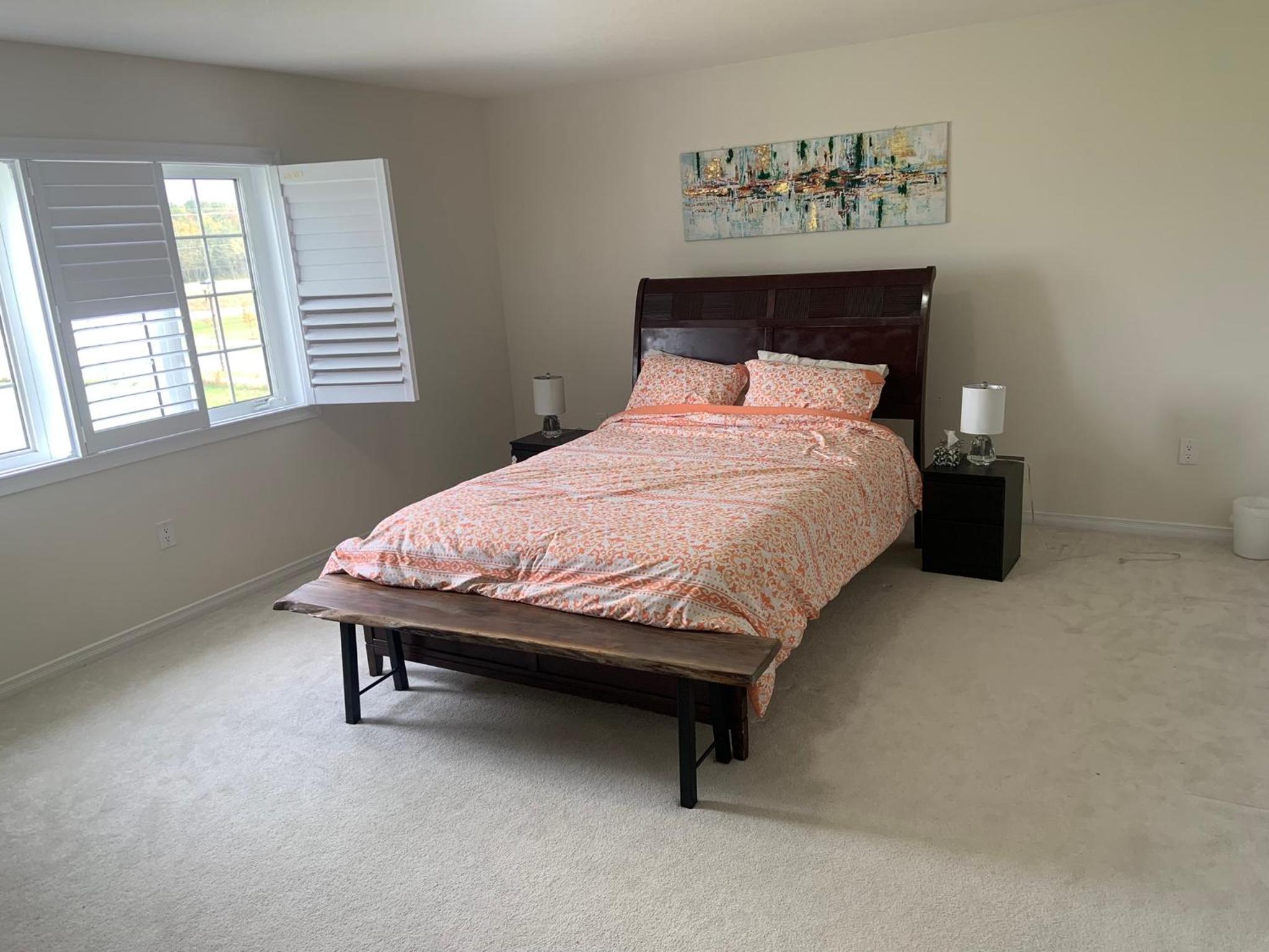 Niagara- Beautiful cozy Sunfilled big complete house minutes drive from Falls