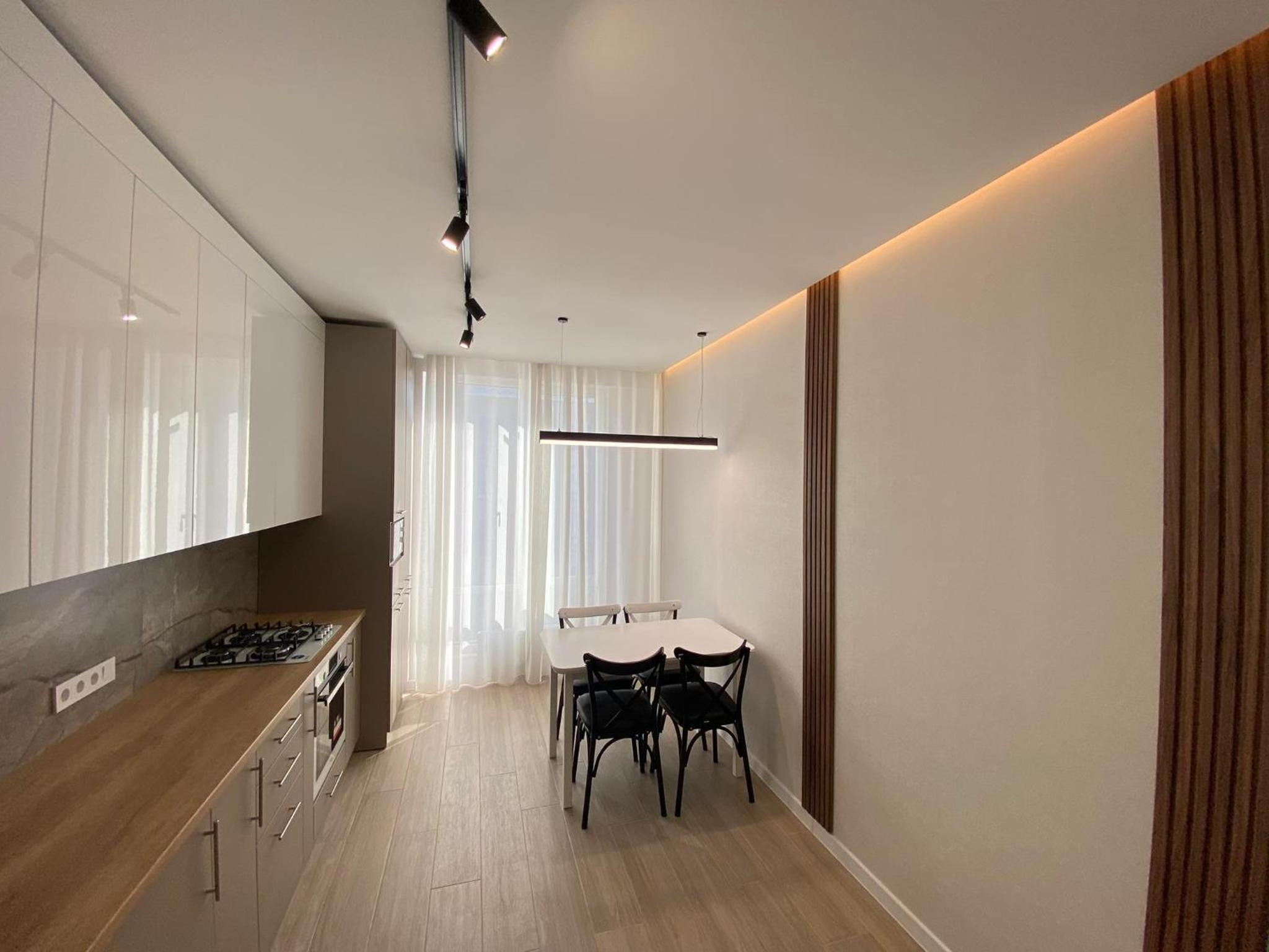 ExFactor Luxury Stay 1051 view 4