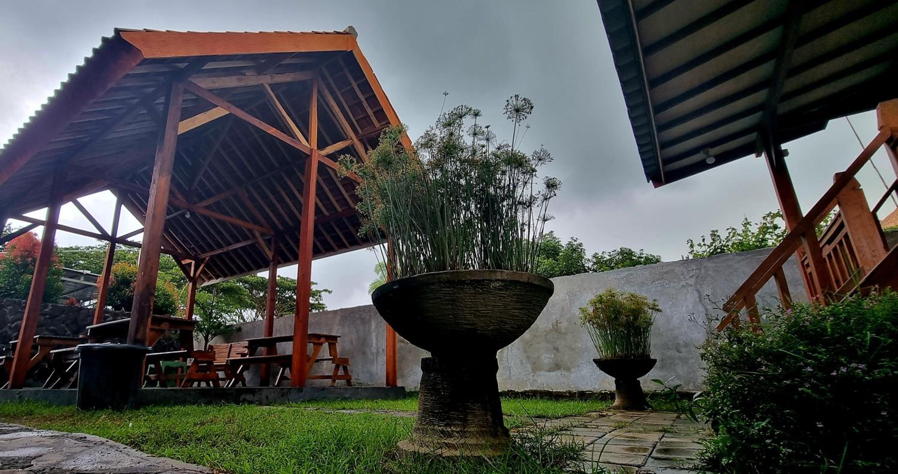 Mayeka Transit Hostel Bandara Internasional Lombok