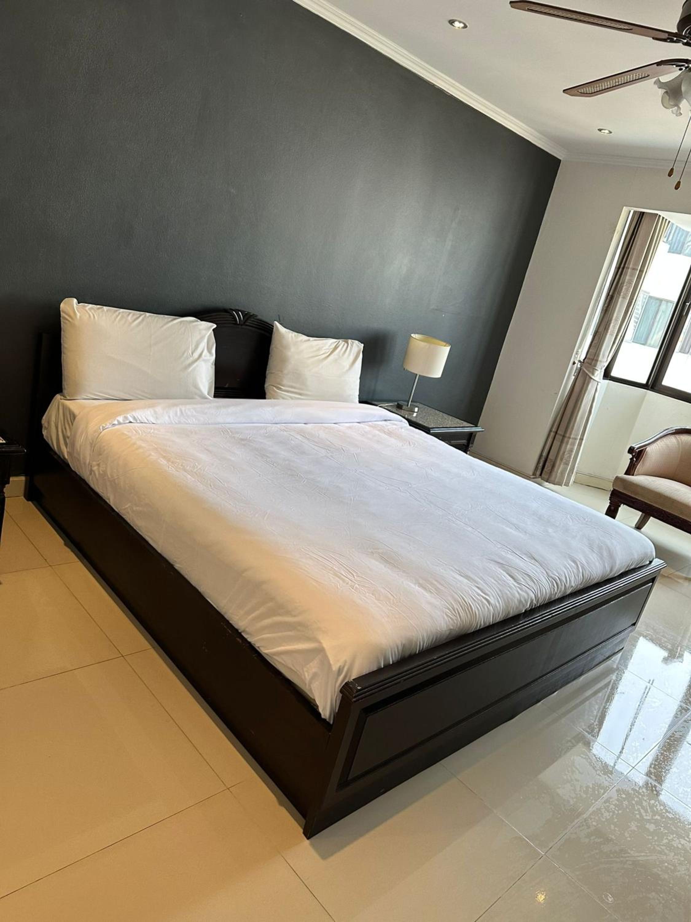 Affordable Serviced Apartments in Nana Omni Tower - Prime Sukhumvit location