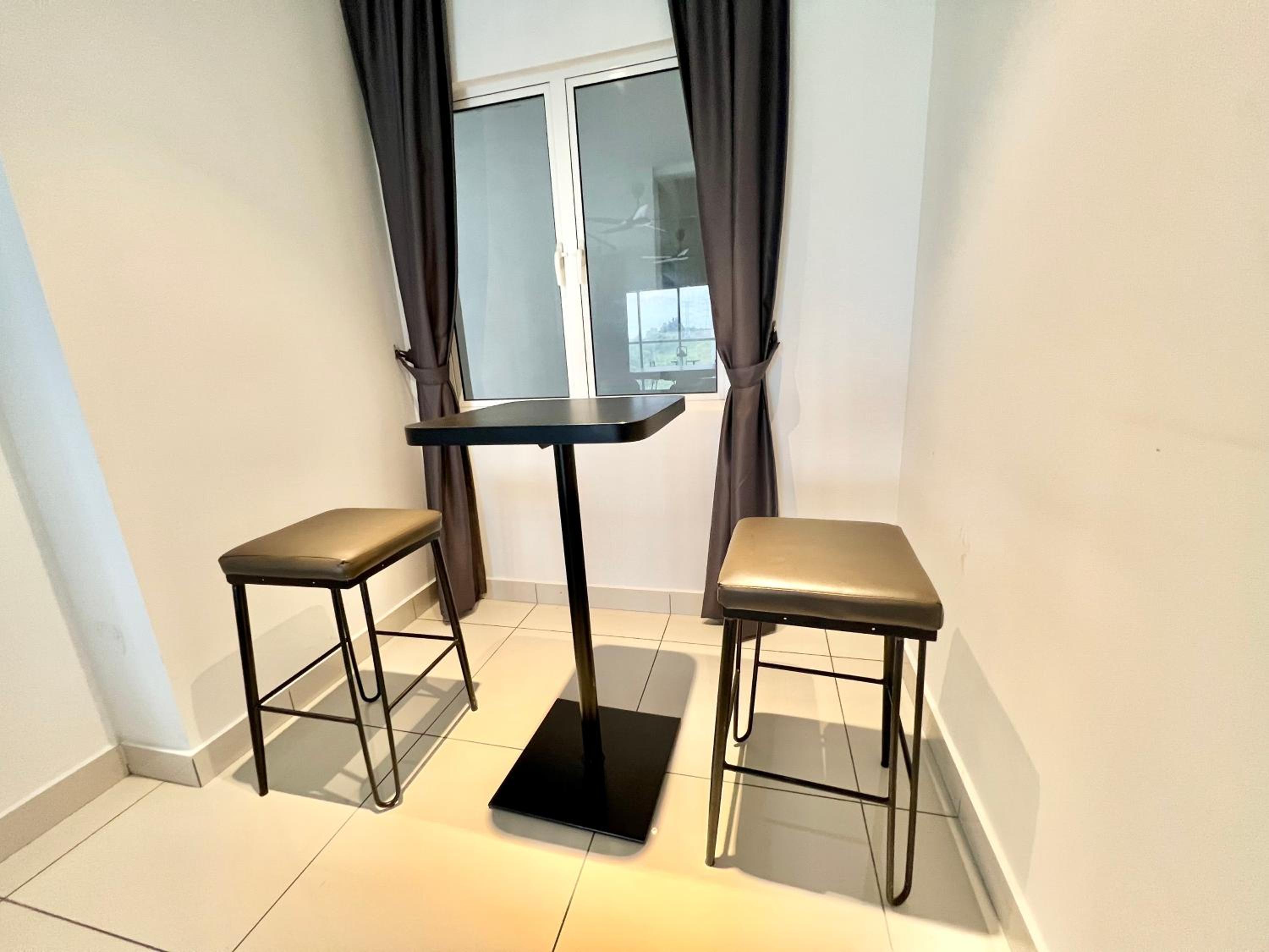 O2 1-10Pax Pavilion Bukit Jalil 3Room Balcony WiFi