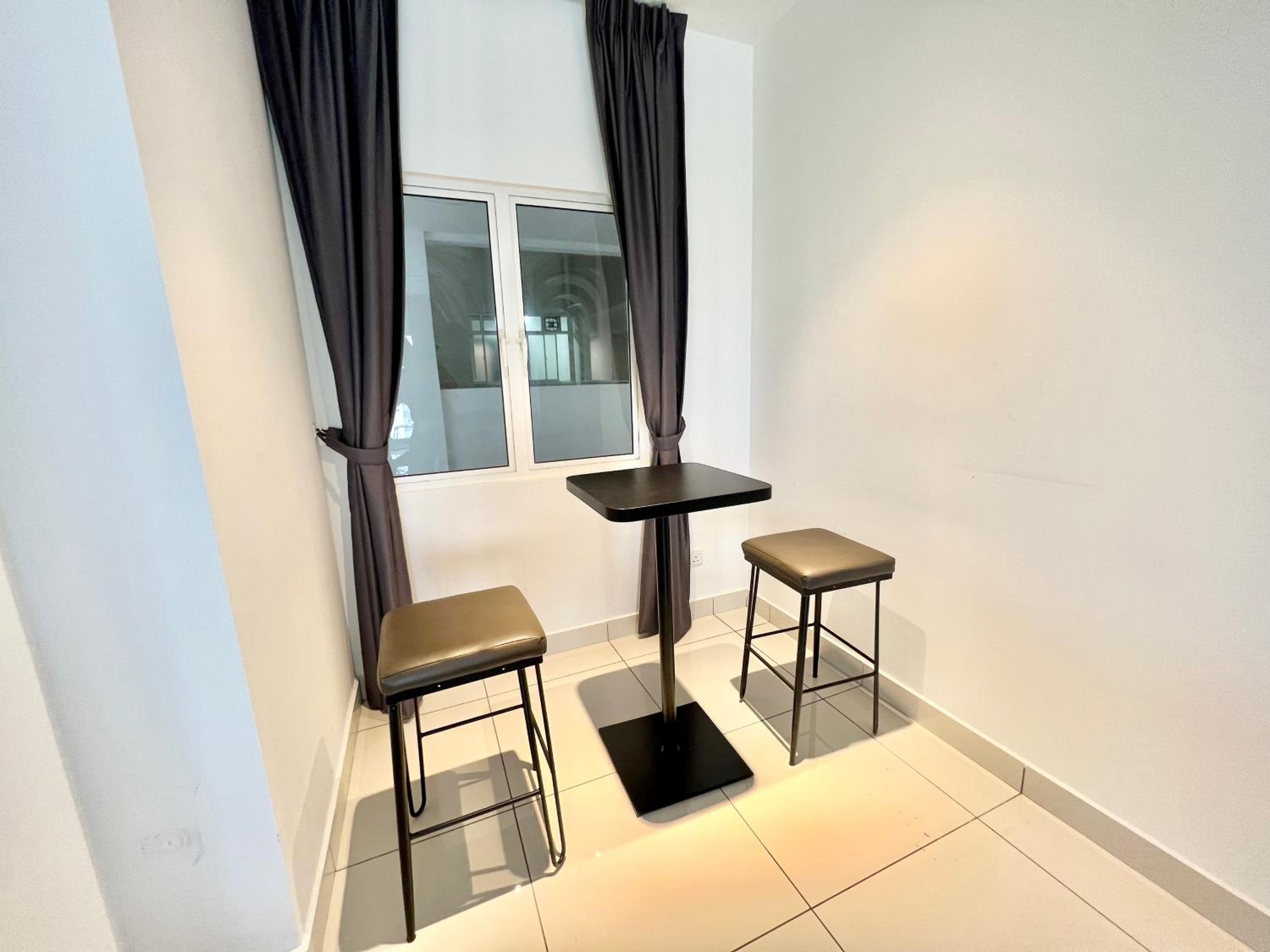 O2 1-10Pax Pavilion Bukit Jalil 3Room Balcony WiFi