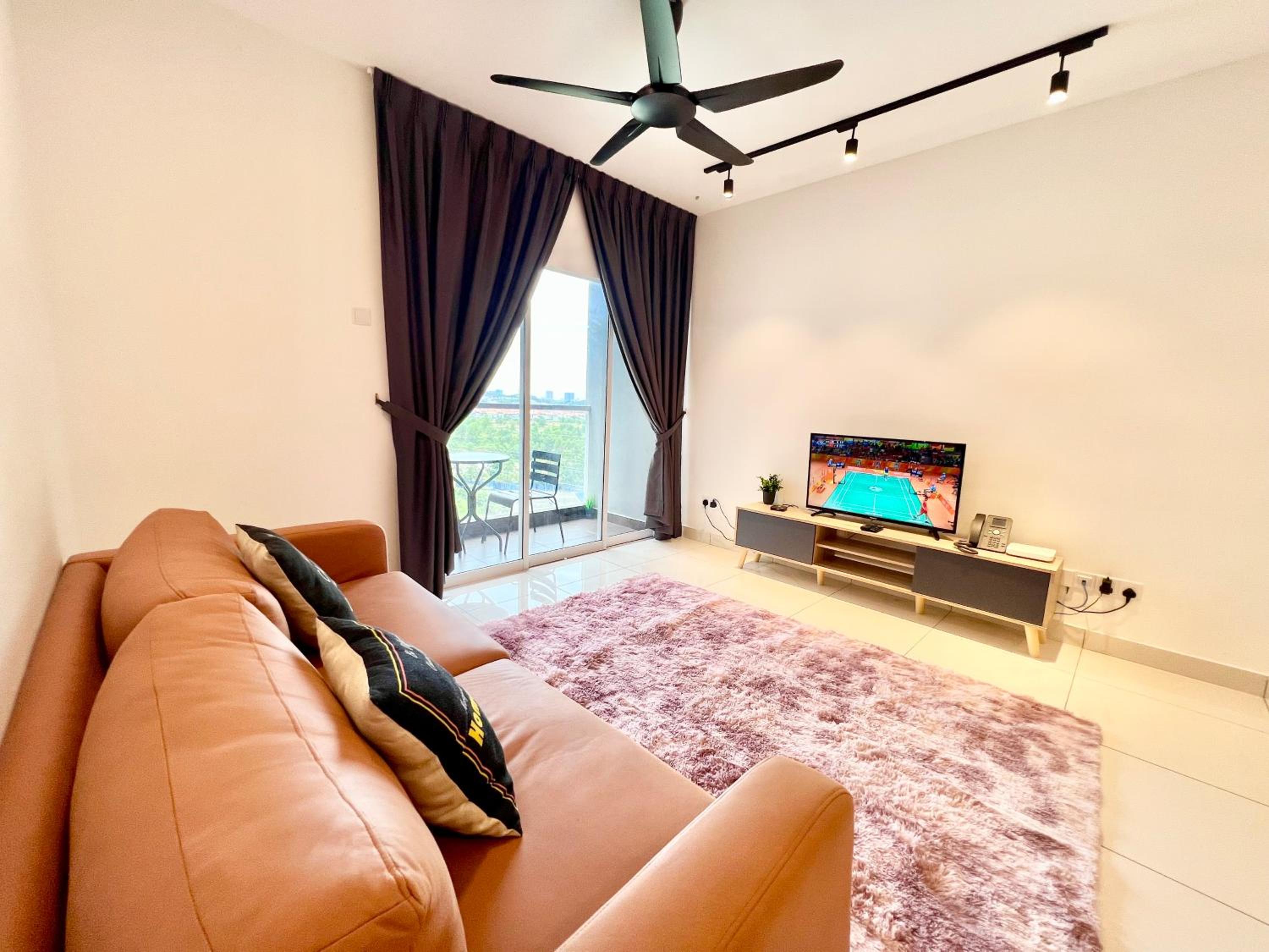 O2 1-10Pax Pavilion Bukit Jalil 3Room Balcony WiFi