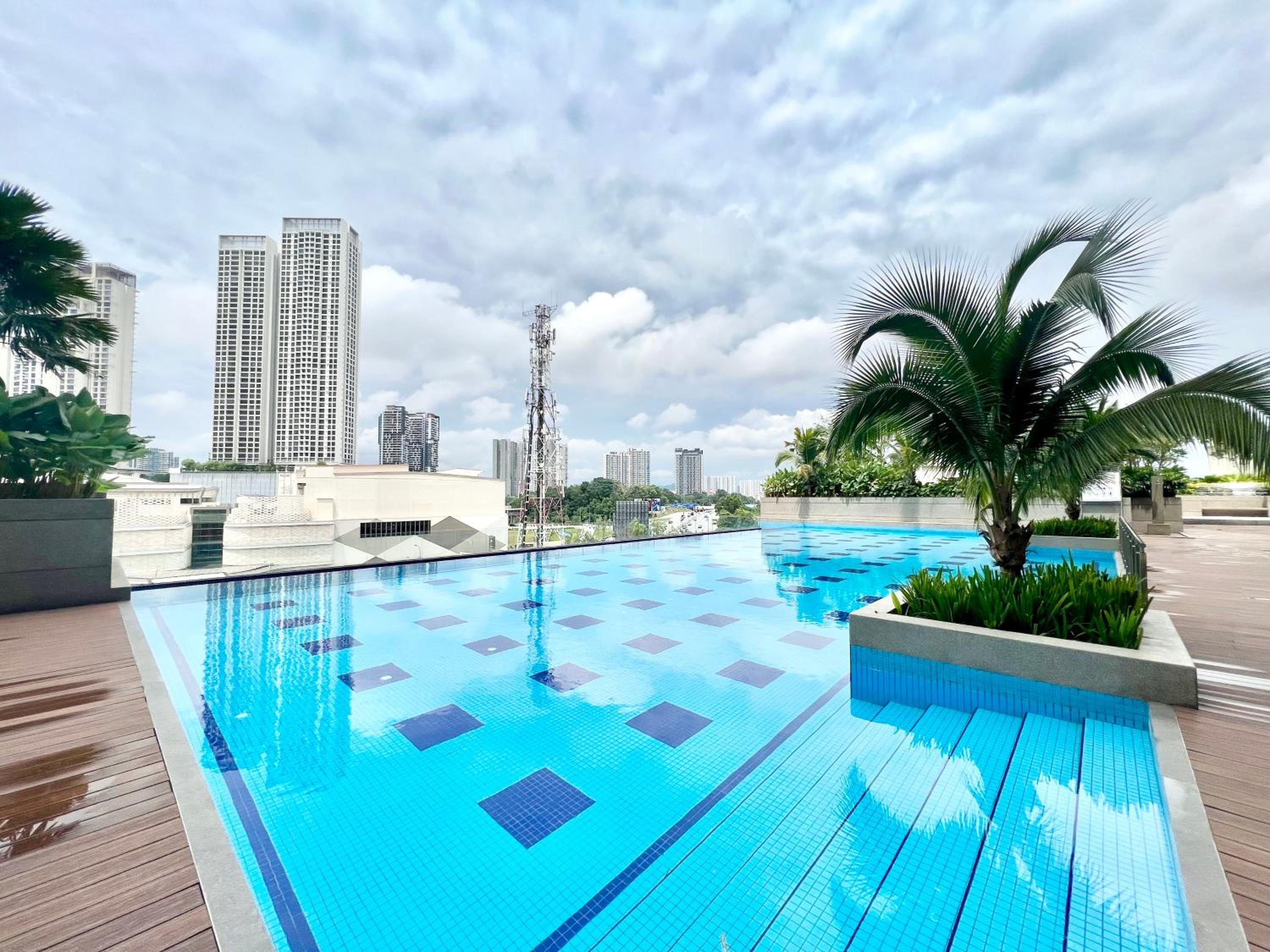 O2 1-10Pax Pavilion Bukit Jalil 3Room Balcony WiFi