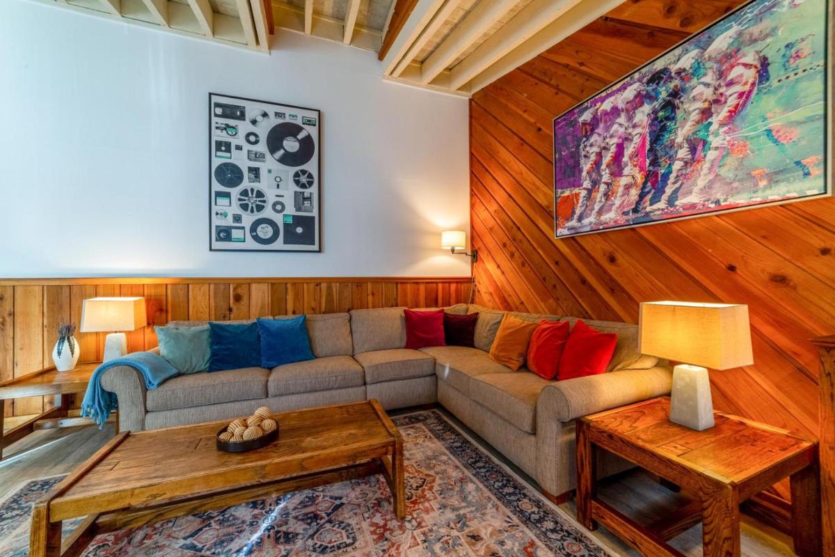 #438 - Ski-In Ski-Out Condo - Mountain Views & Jacuzzi view 2