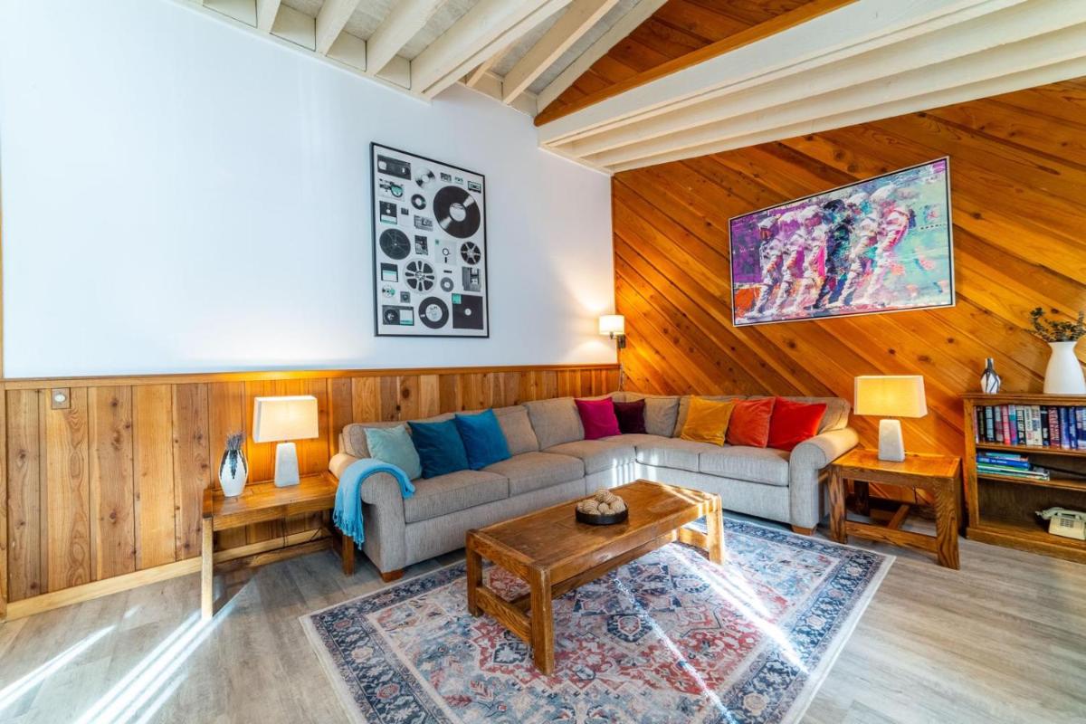 #438 - Ski-In Ski-Out Condo - Mountain Views & Jacuzzi view 3
