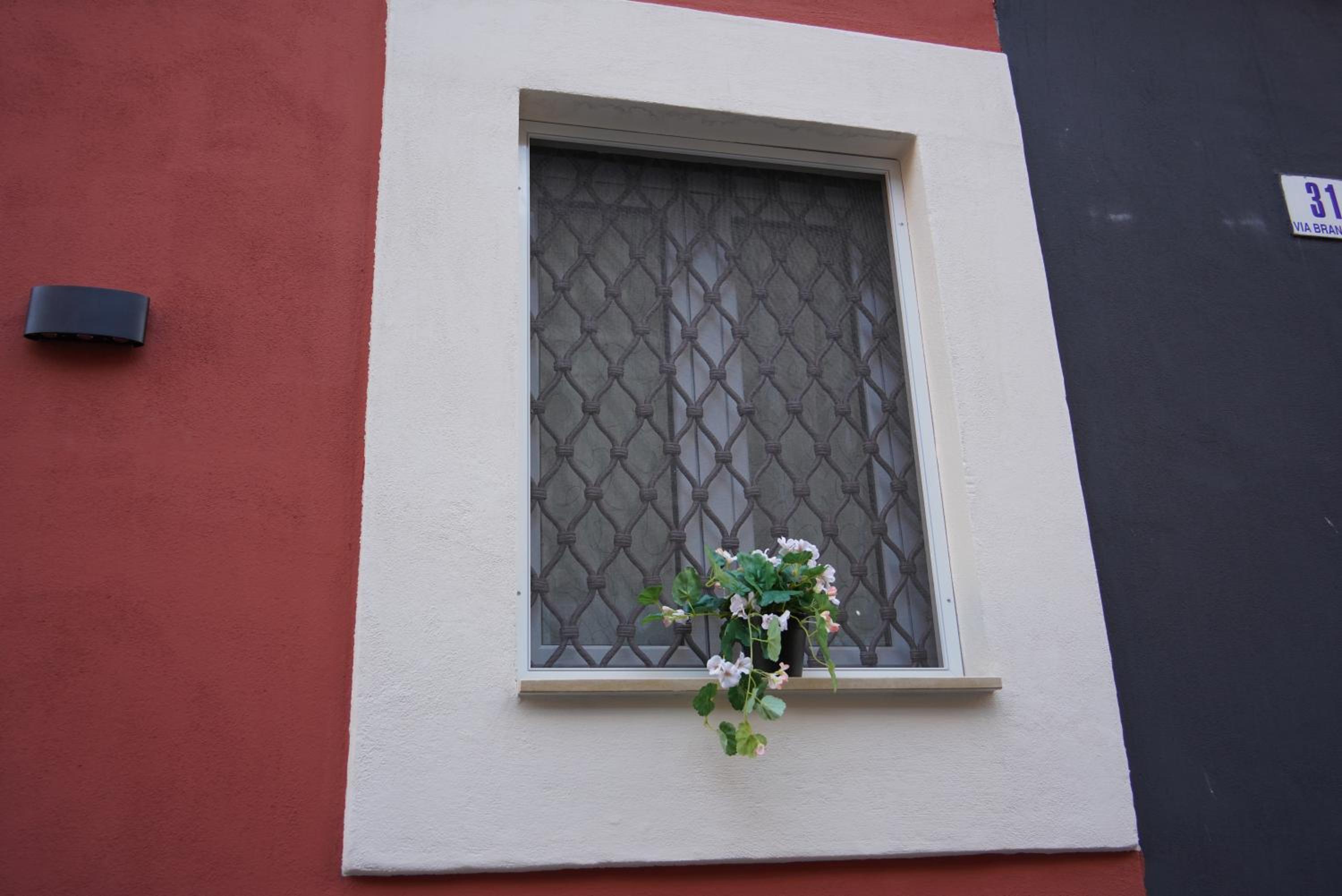 HAPPY HISTORIC HOUSE