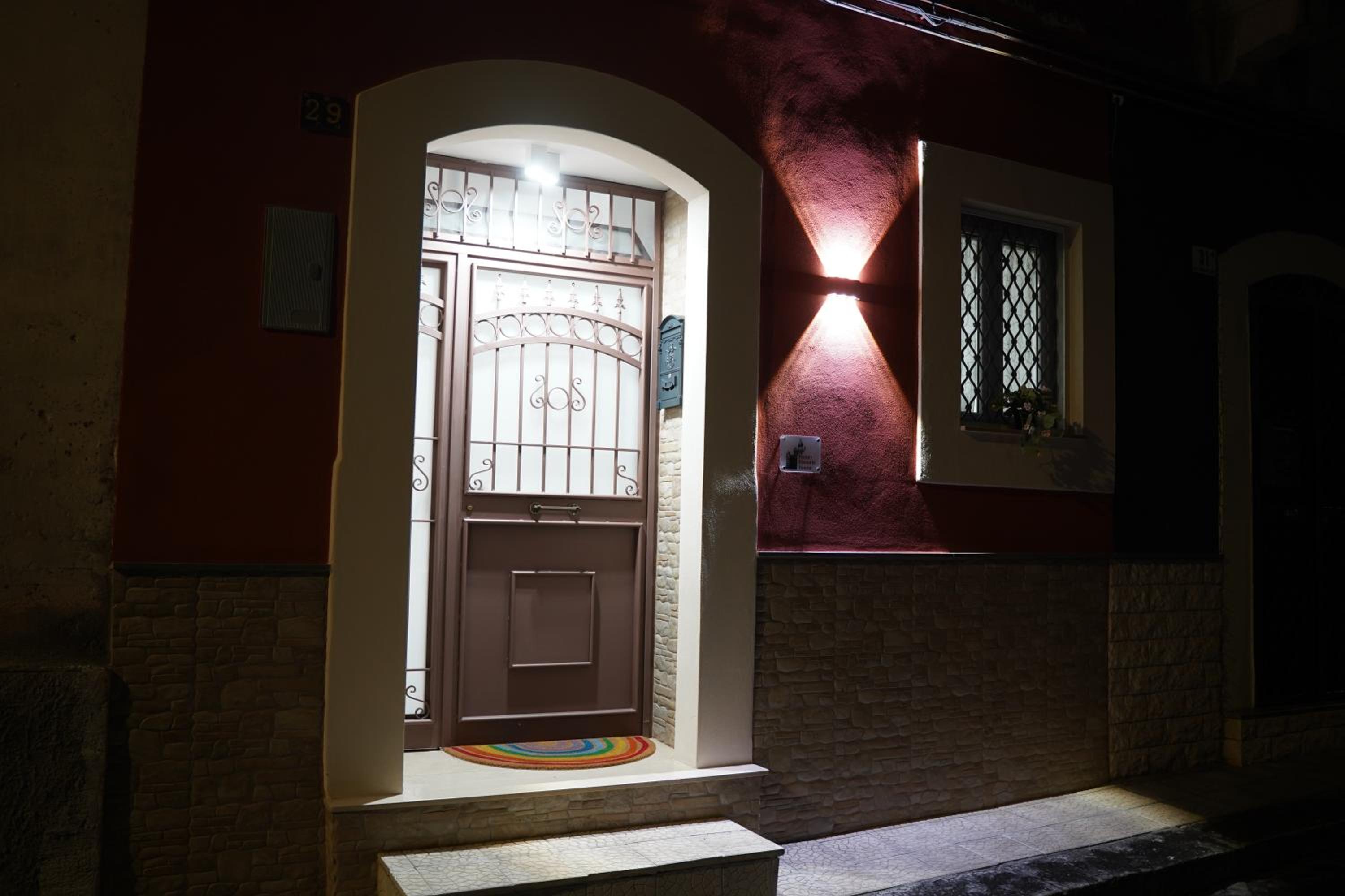 HAPPY HISTORIC HOUSE