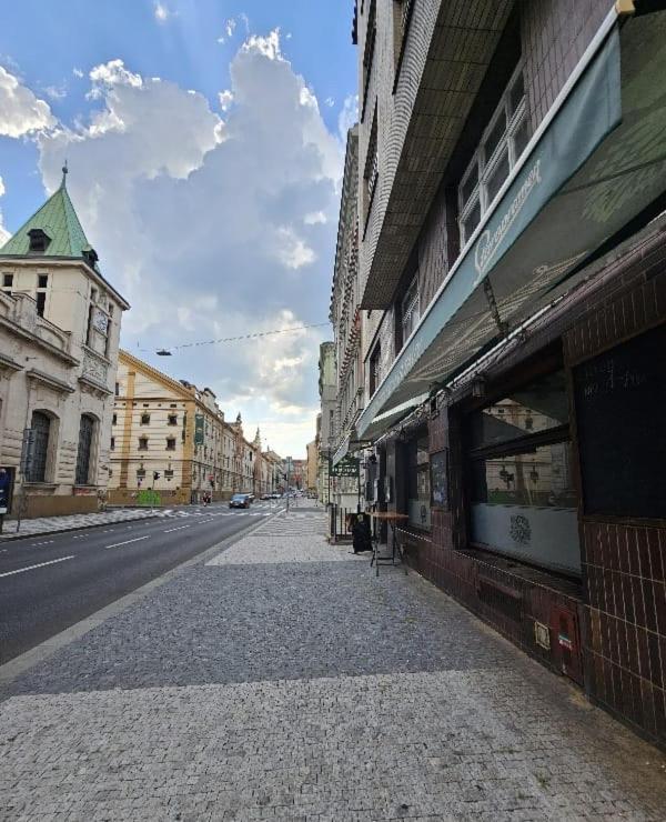 Cozy Homestay at Andel Prague