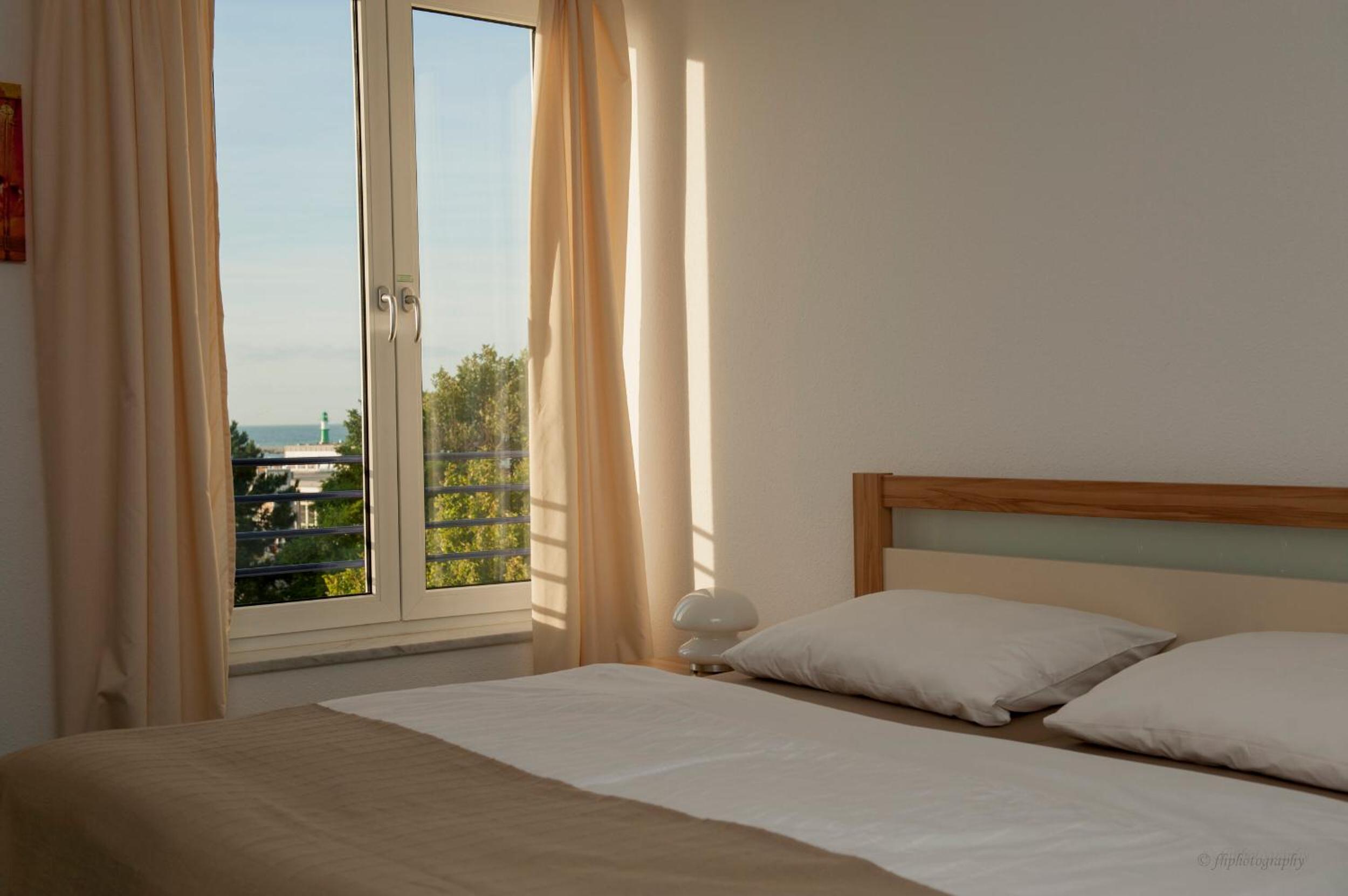 Villa Meerblick Warnemünde - Ferienwohnung mit Meerblick in erster Reihe zum Strand und Promenade