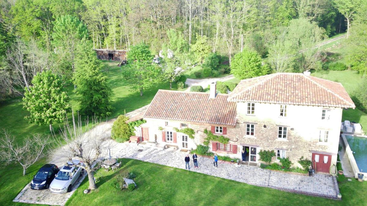 Villa de 5 chambres avec piscine privee jacuzzi et jardin amenage a Saint Paul de Varax view 4
