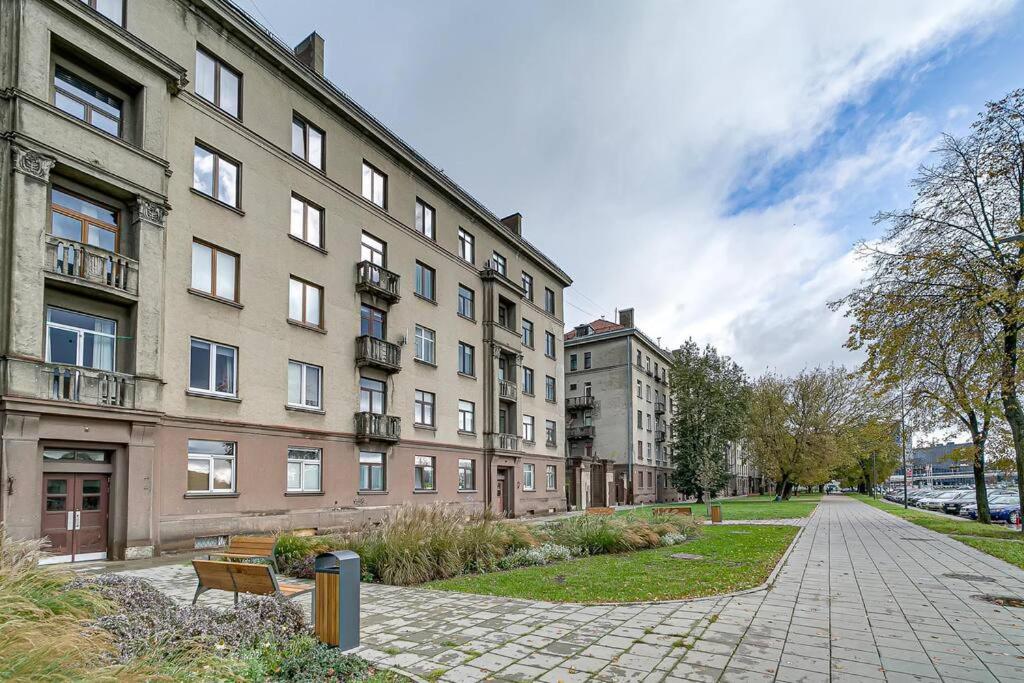 Arena Park Apartment